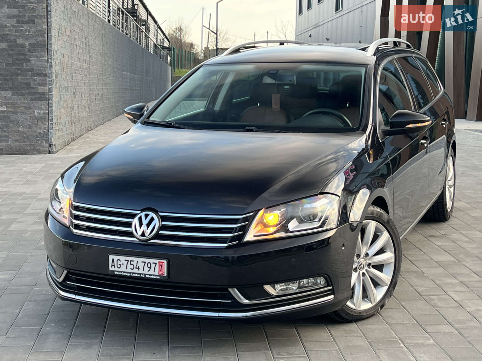 VOLKSWAGEN PASSAT 2011