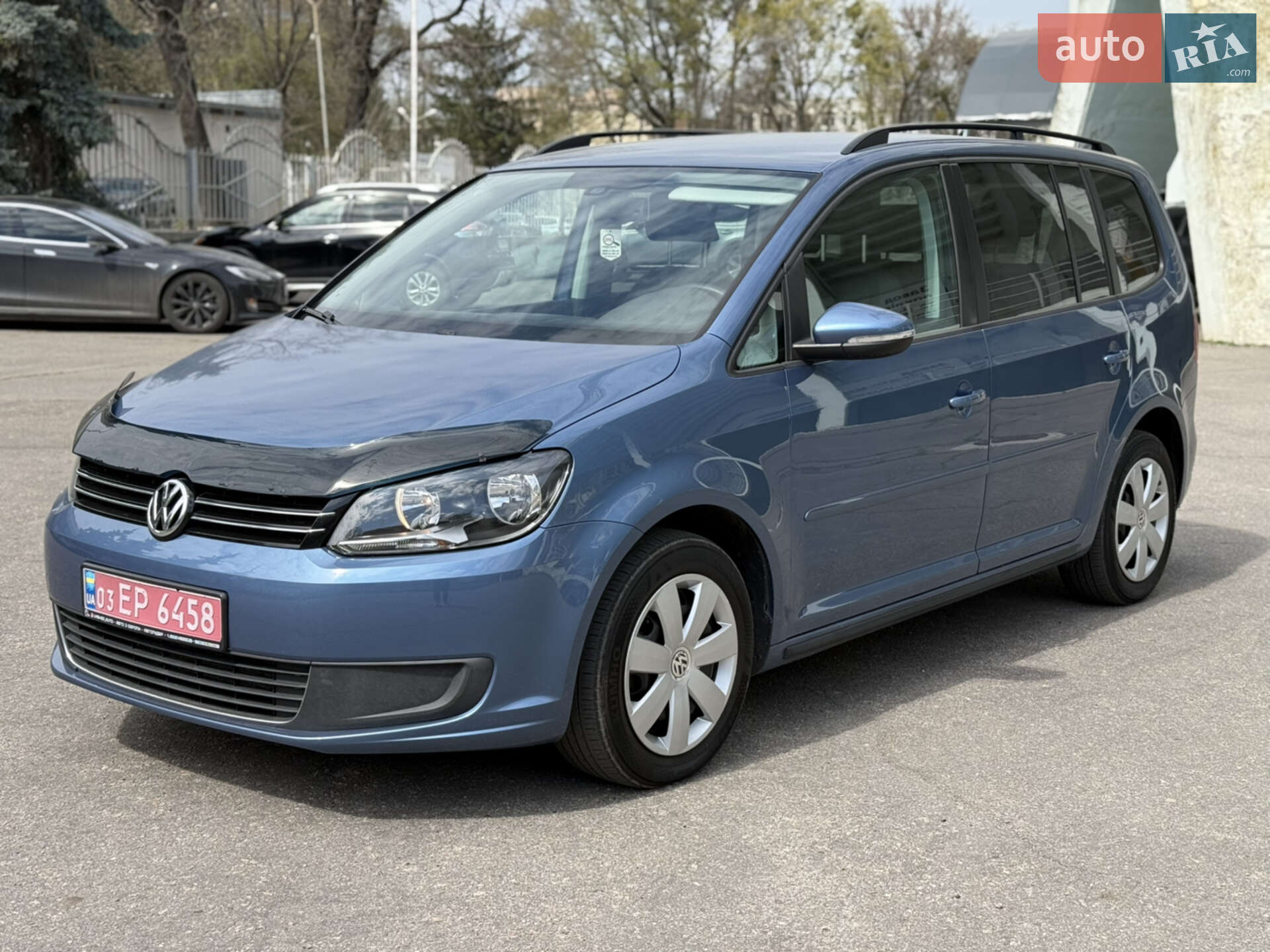 VOLKSWAGEN TOURAN 2010