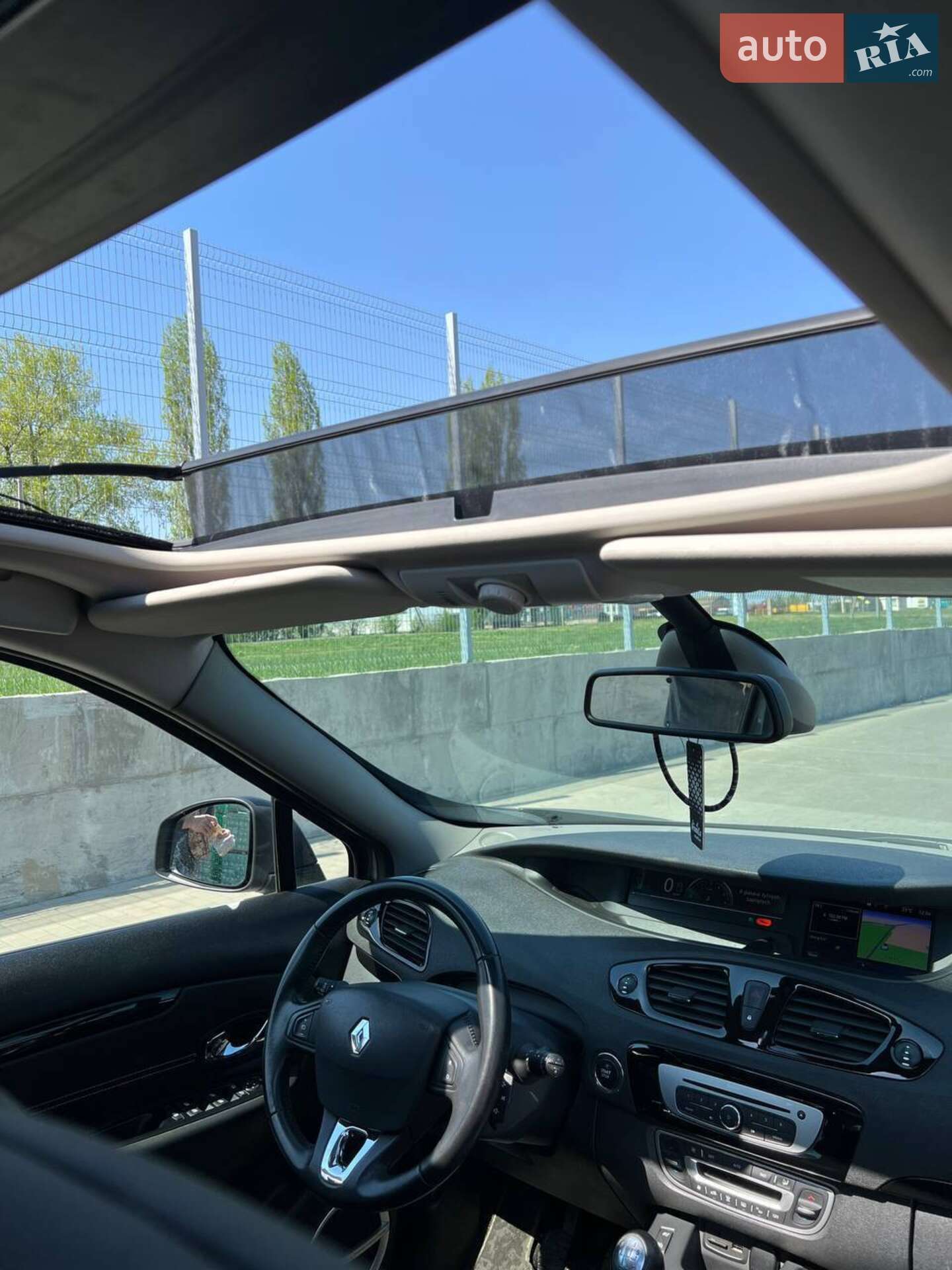 Головне фото звіту автомобіля RENAULT SCENIC 2013