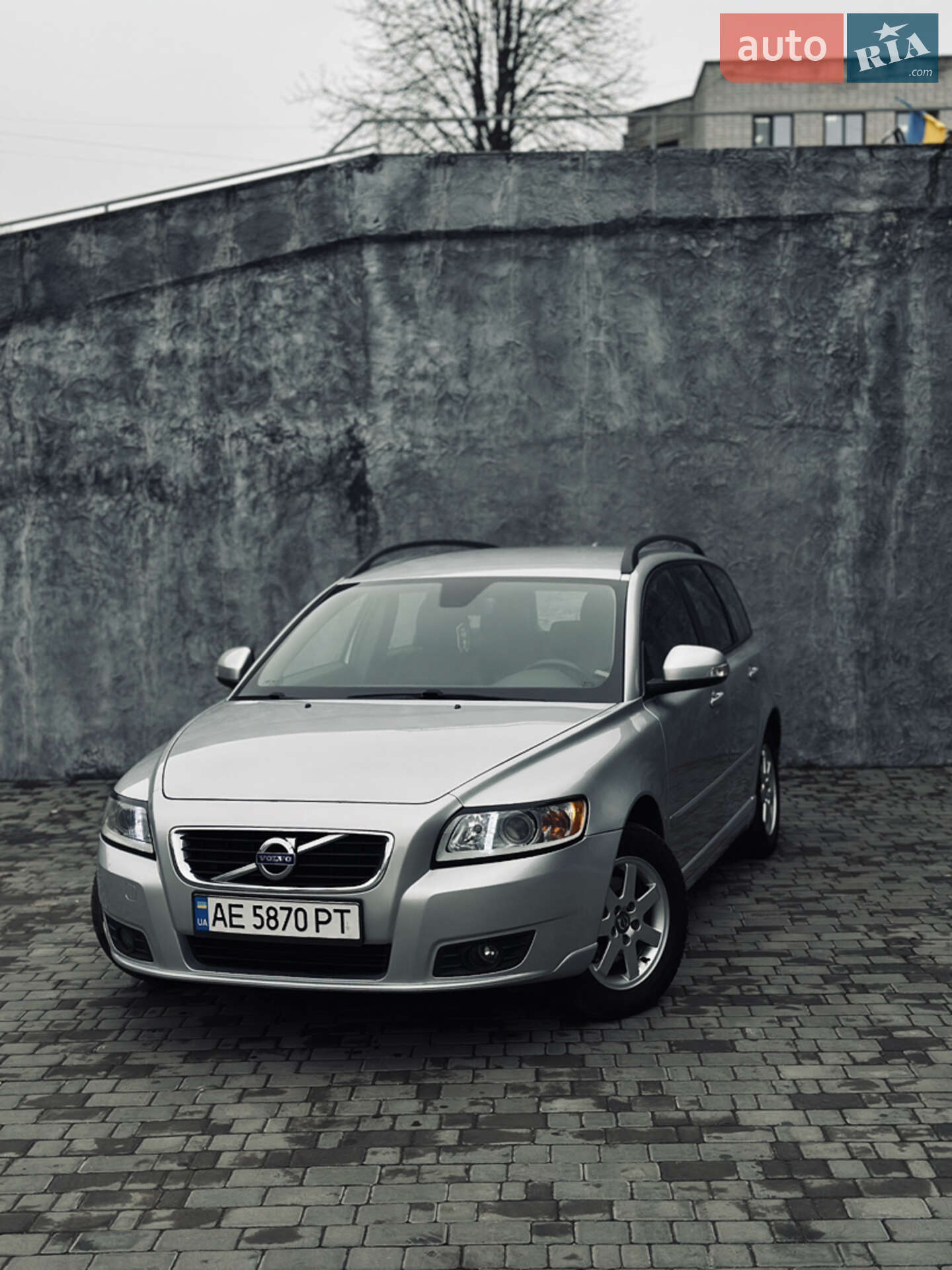 Головне фото звіту автомобіля VOLVO V50 2010