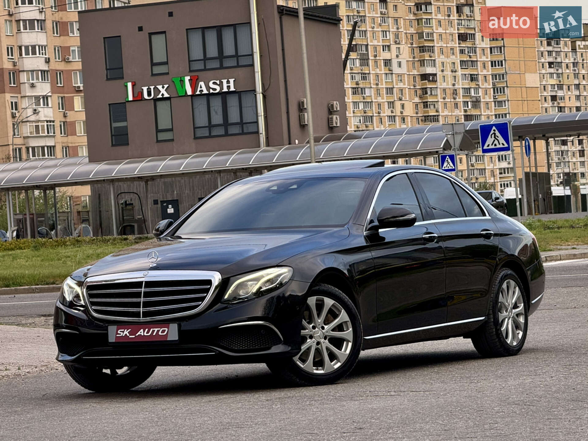 MERCEDES-BENZ E 220 D 2016