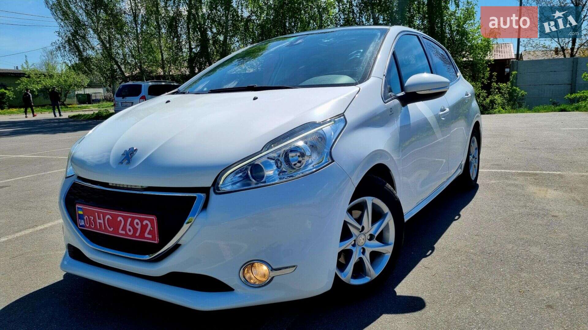 PEUGEOT 208 2012