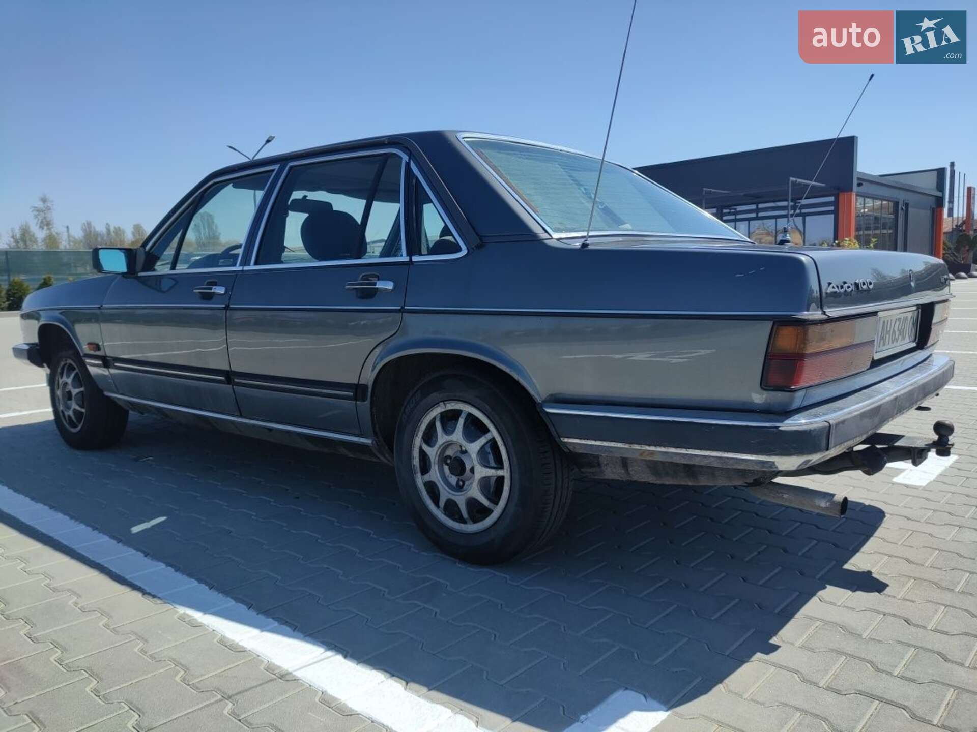 AUDI 100 1981