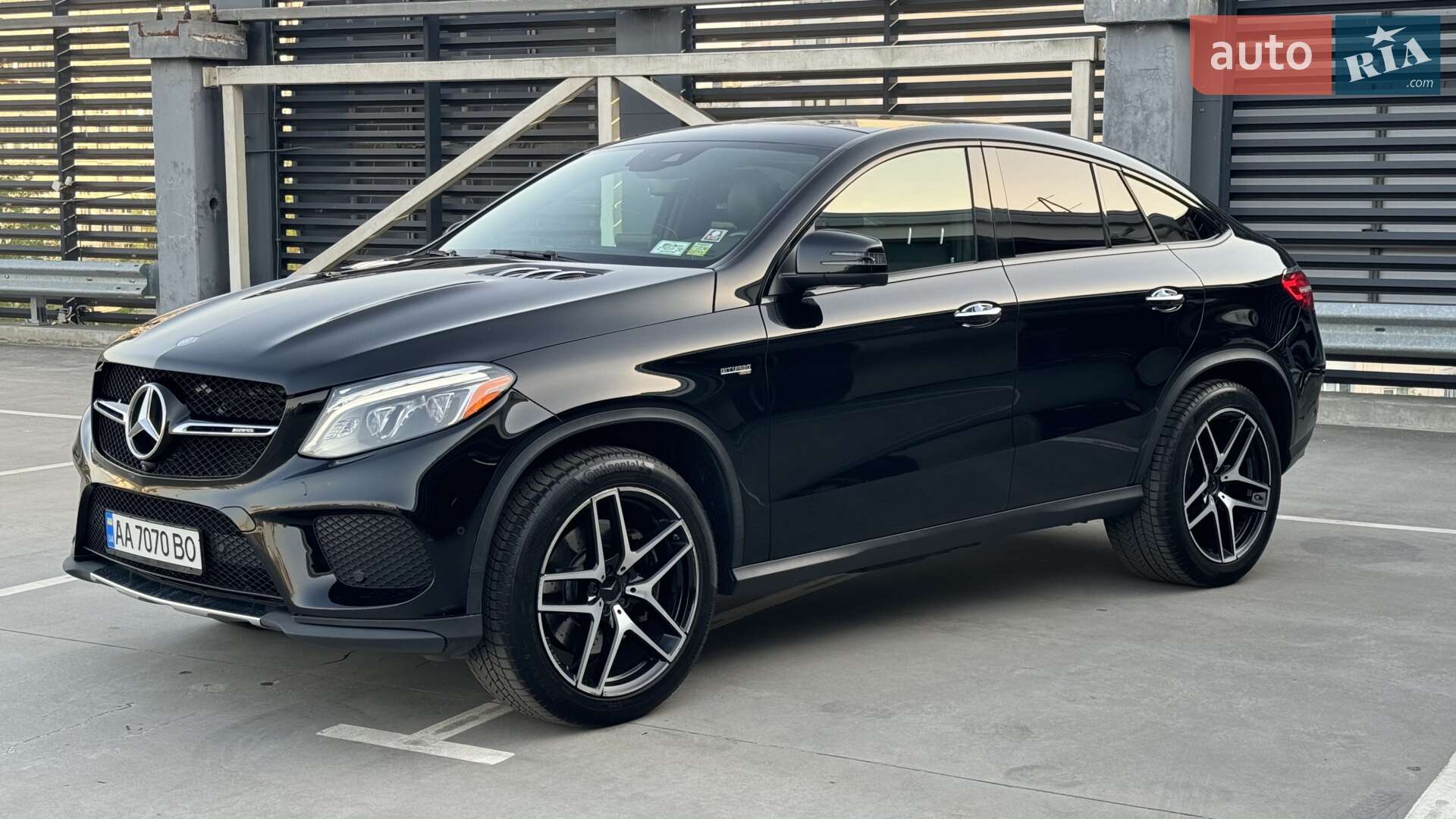 Головне фото звіту автомобіля MERCEDES-BENZ GLE 43 AMG 2016