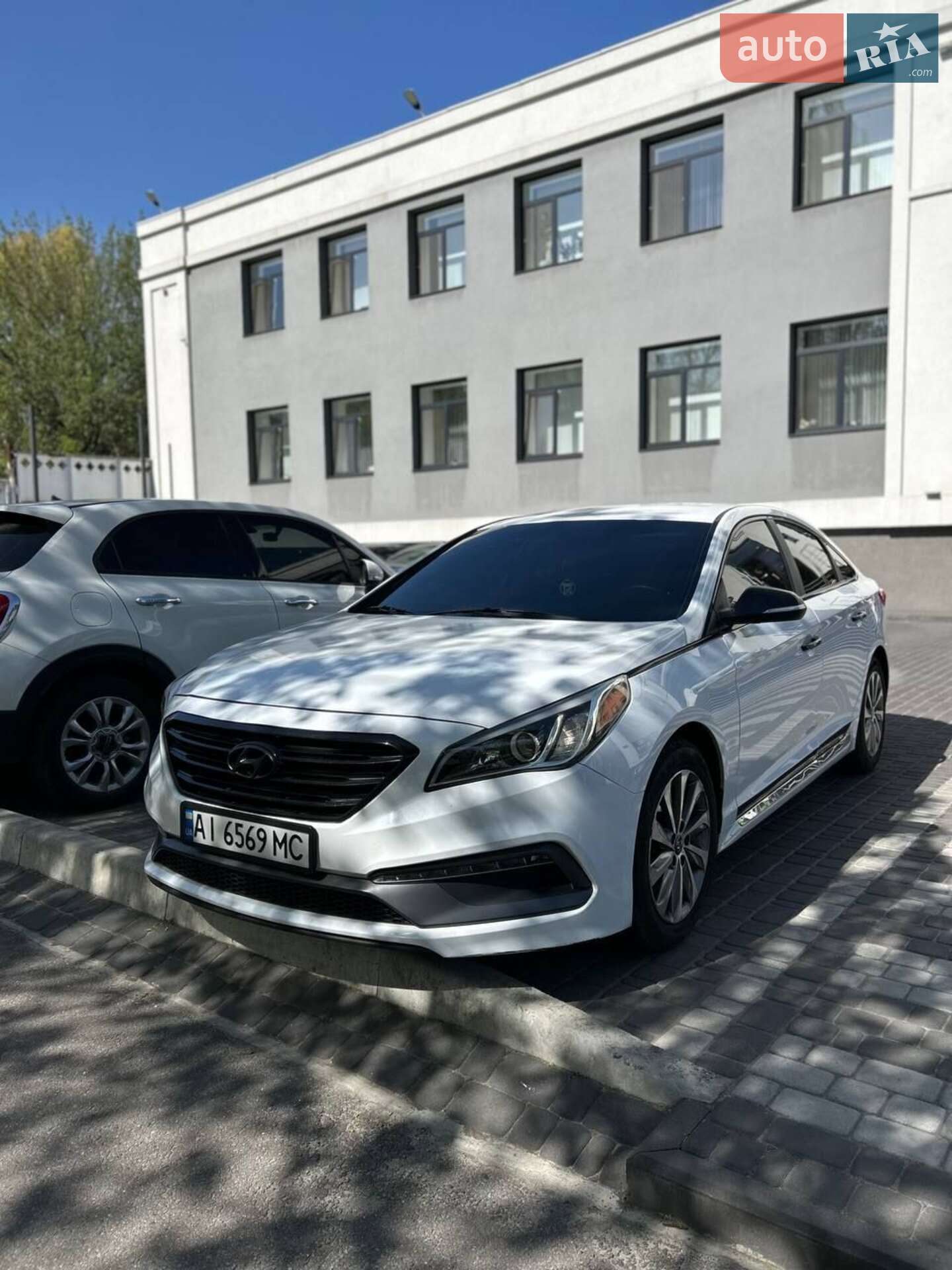 Головне фото звіту автомобіля HYUNDAI SONATA 2015