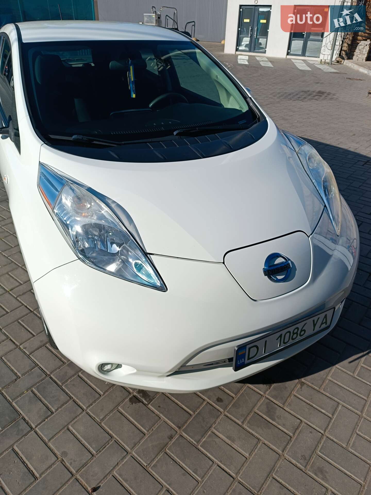 Головне фото звіту автомобіля NISSAN LEAF 2016