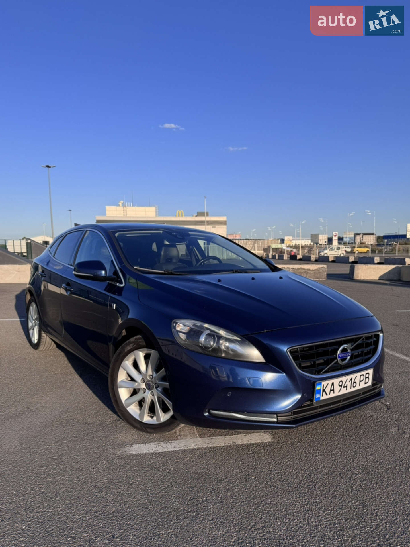 VOLVO V40 2014