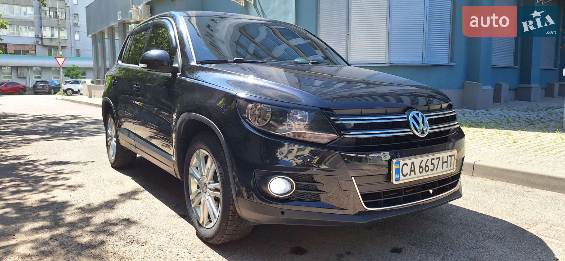 VOLKSWAGEN TIGUAN 2011