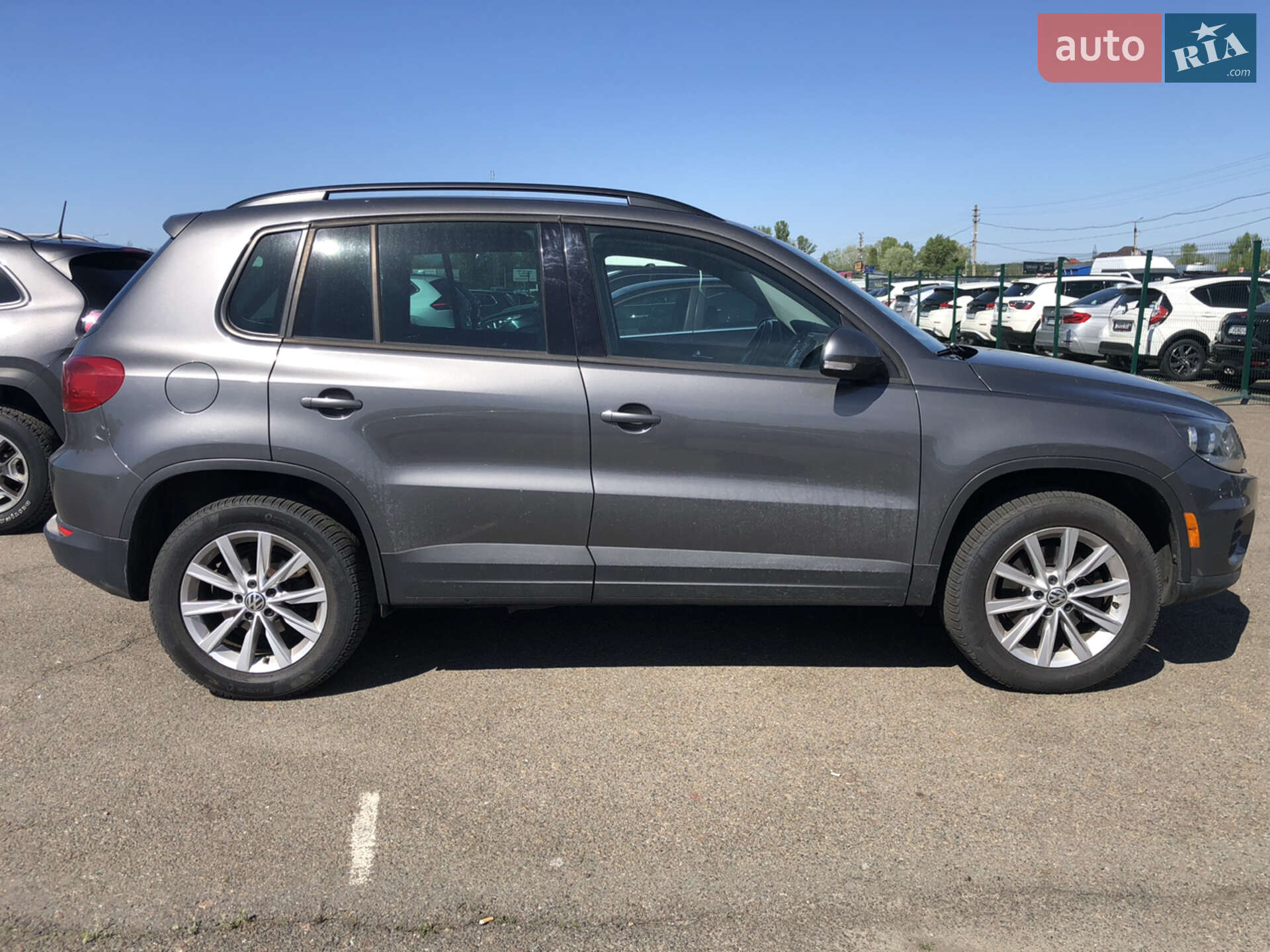 VOLKSWAGEN TIGUAN 2015