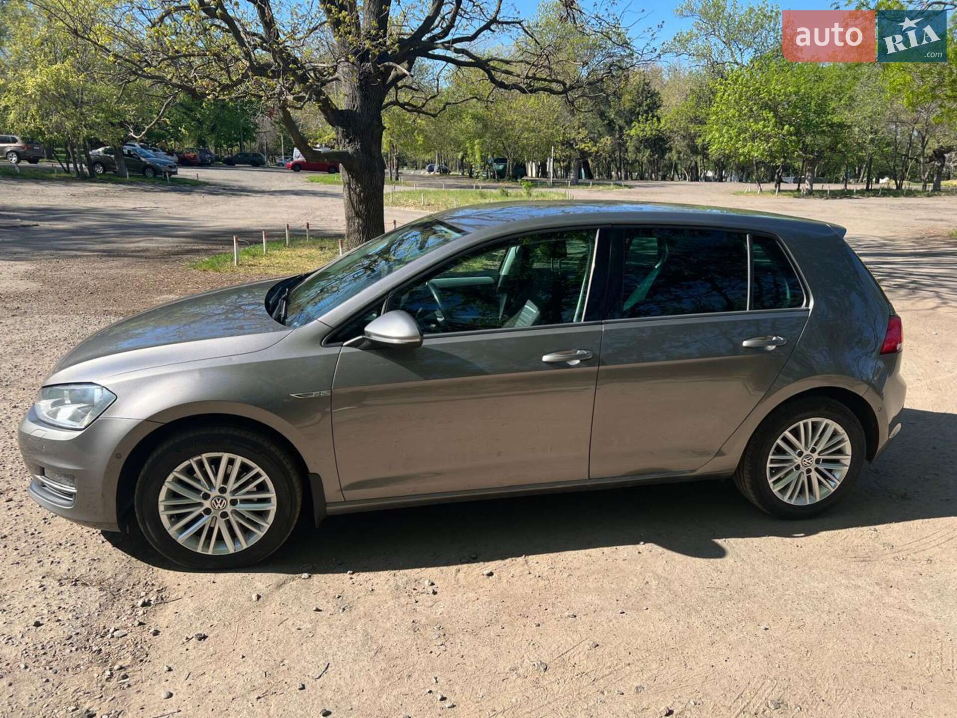 VOLKSWAGEN GOLF 2014