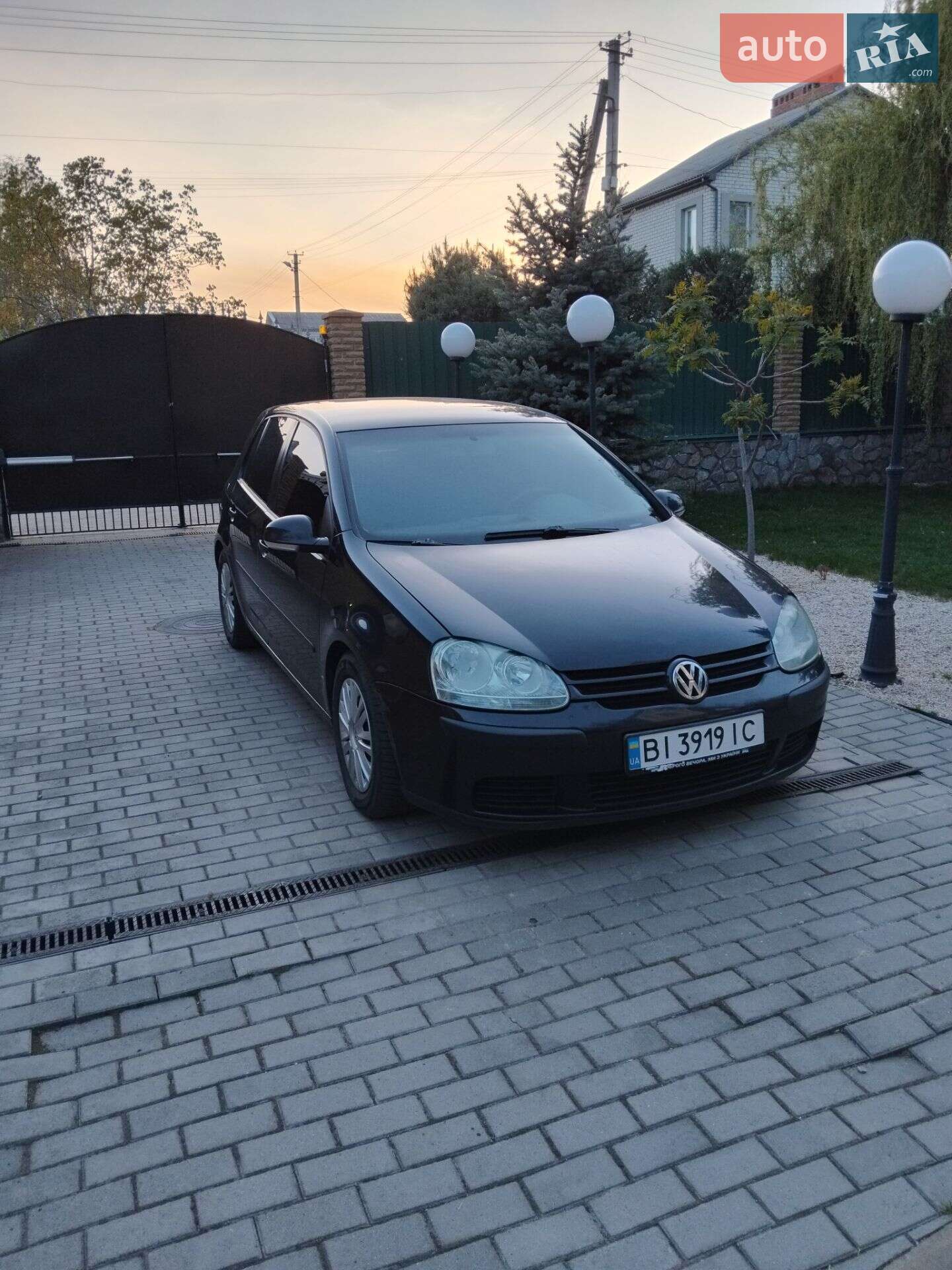 VOLKSWAGEN GOLF 2004