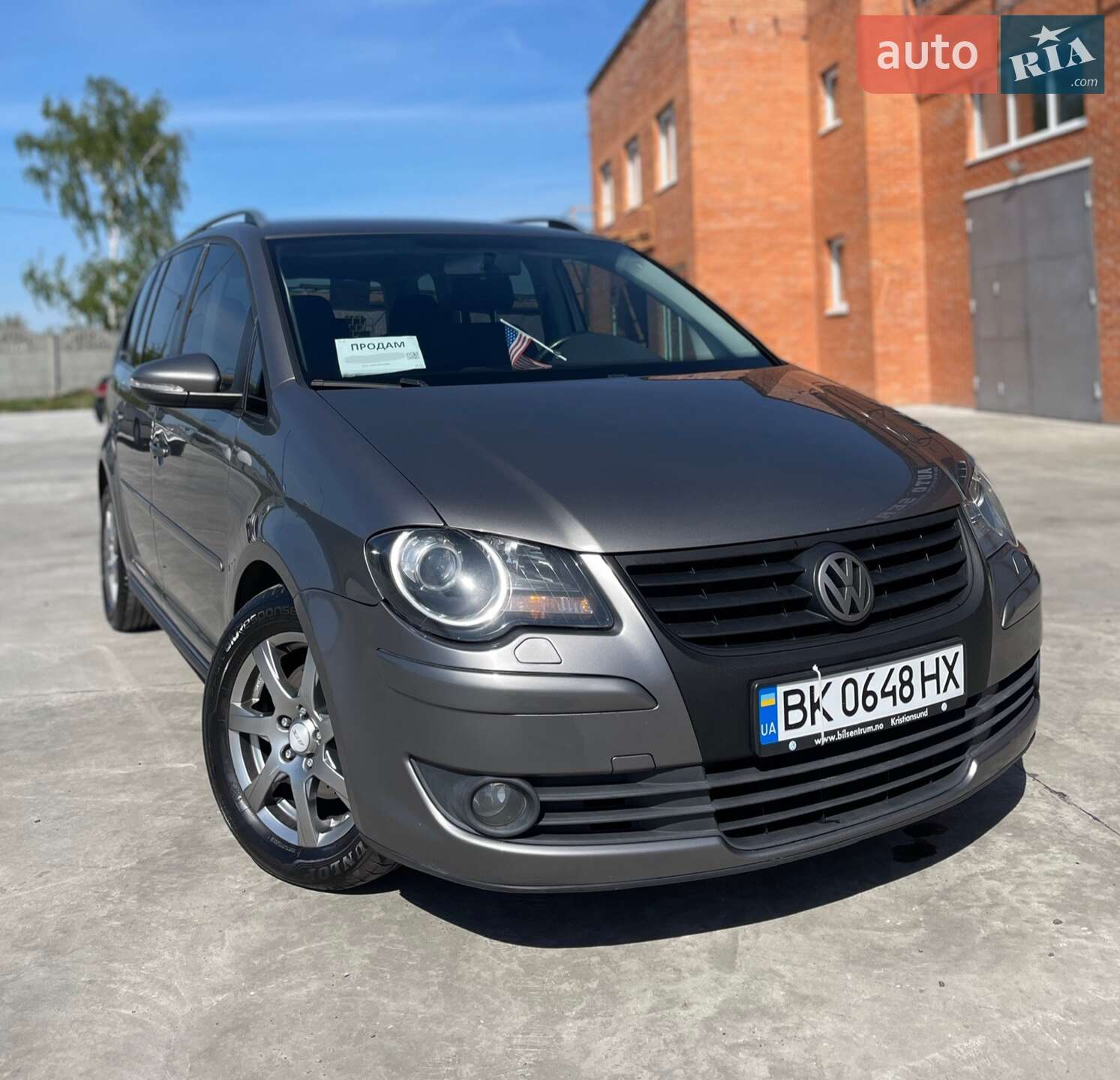 VOLKSWAGEN TOURAN 2010
