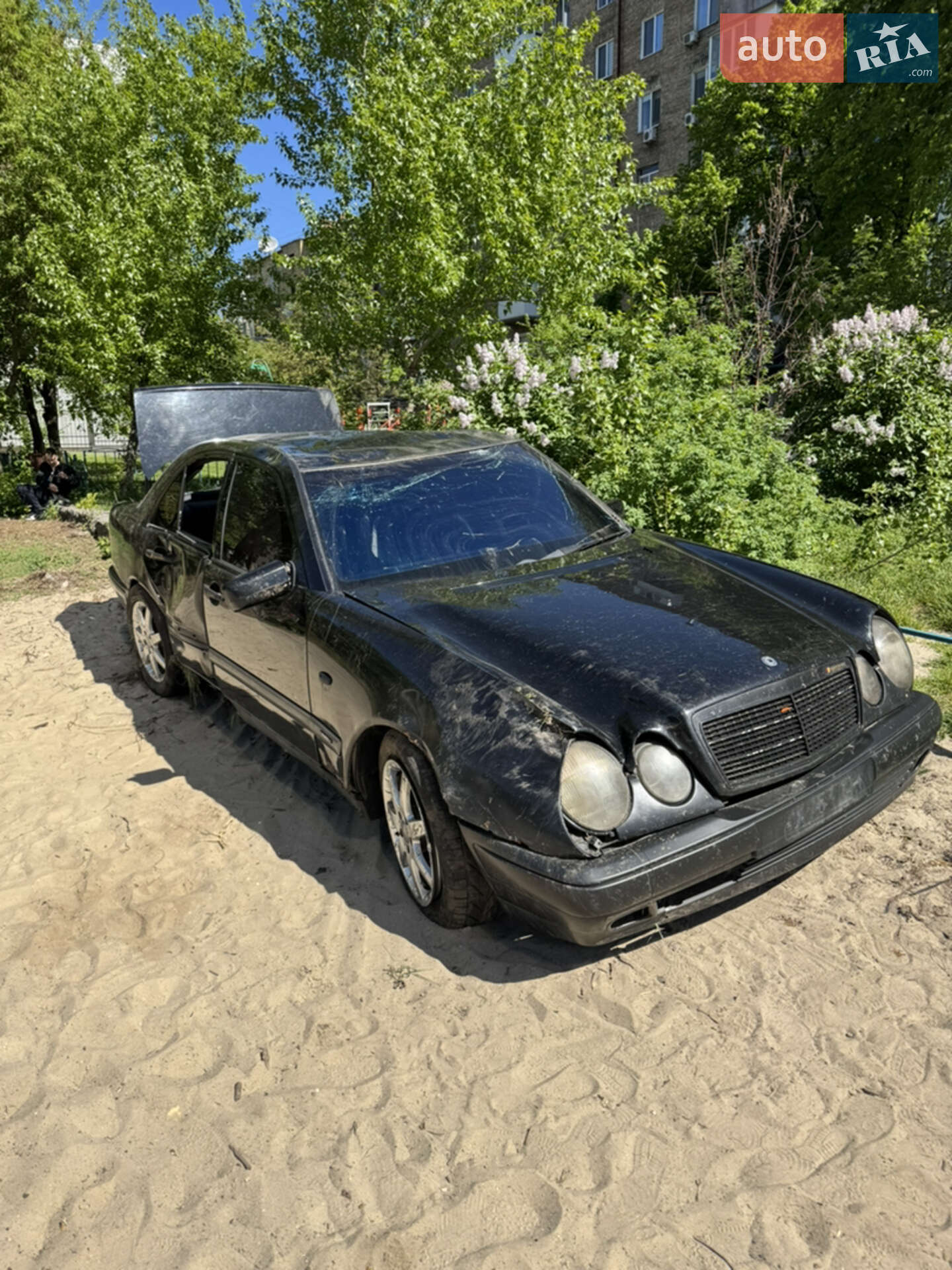 MERCEDES-BENZ E 200 1998