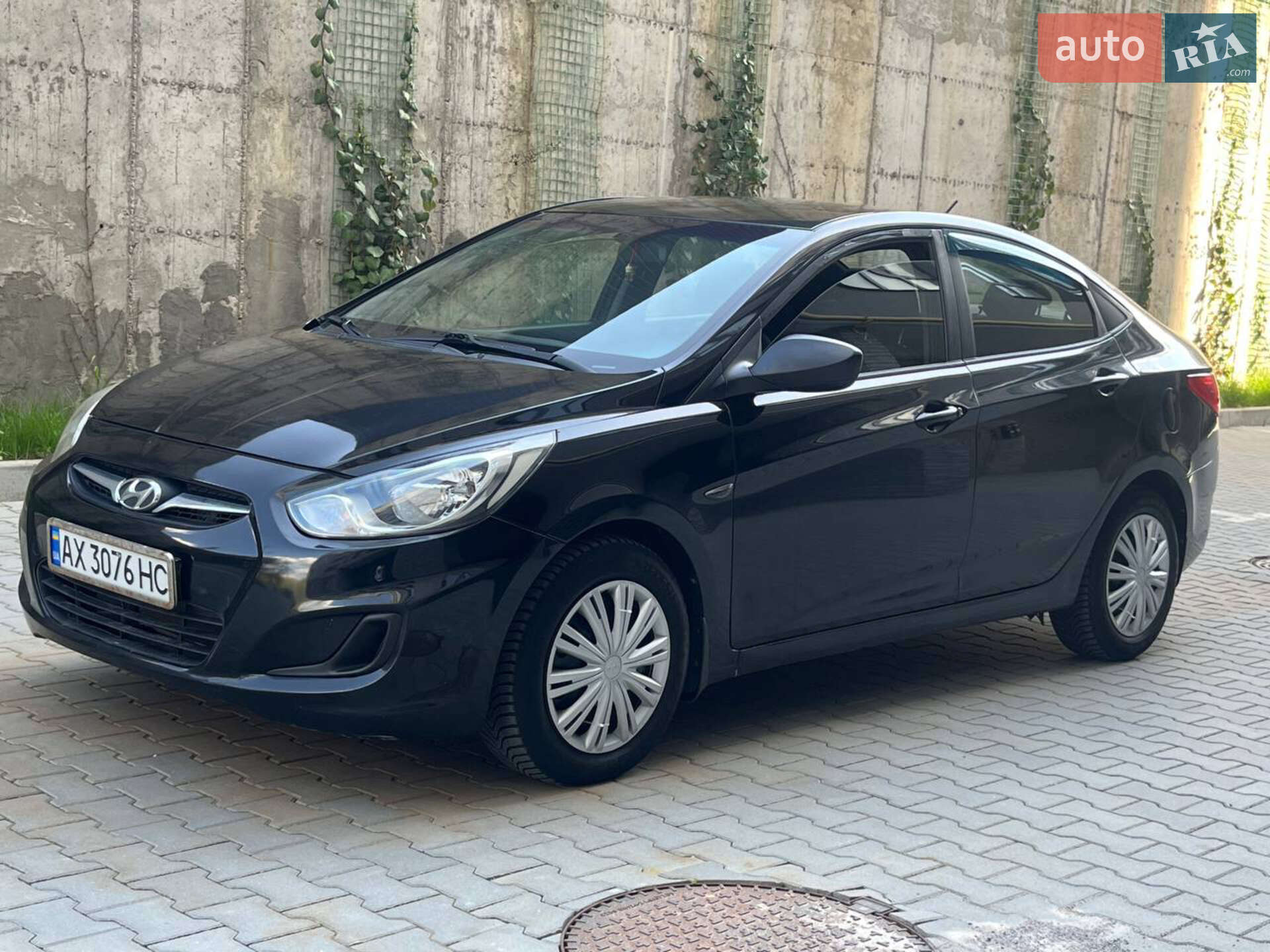 HYUNDAI ACCENT 2013