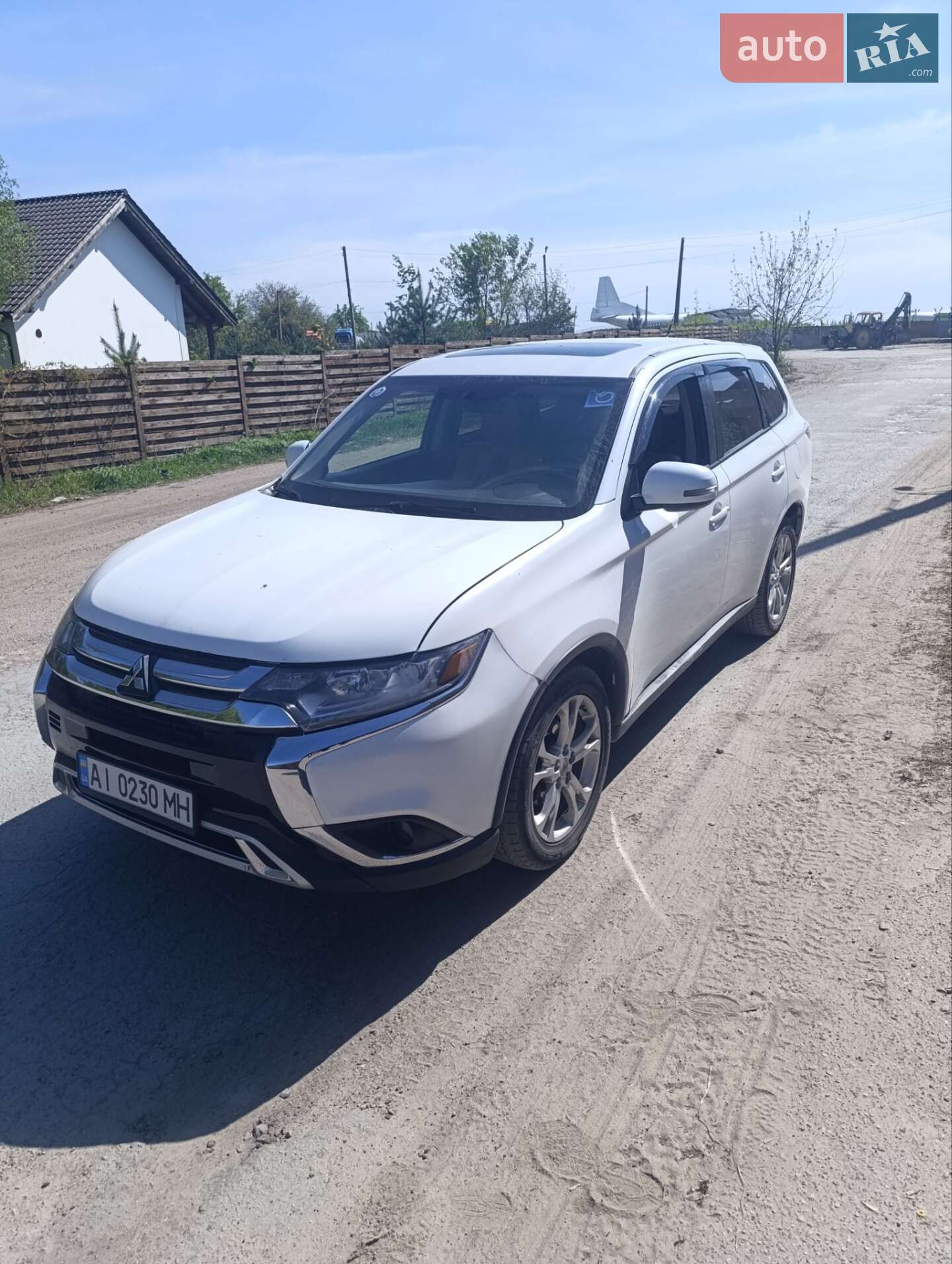 Головне фото звіту автомобіля MITSUBISHI OUTLANDER 2013