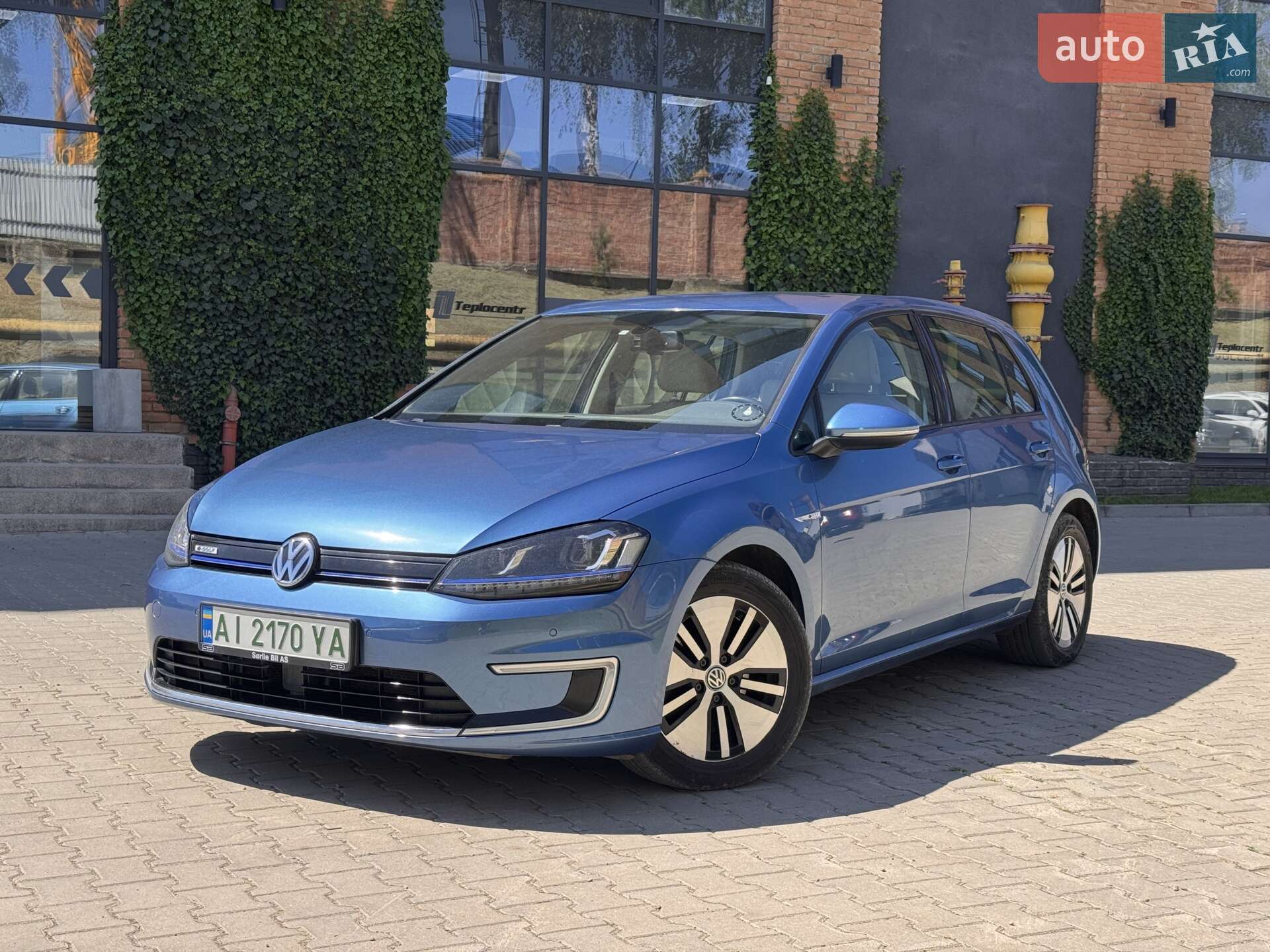 VOLKSWAGEN E-GOLF 2015
