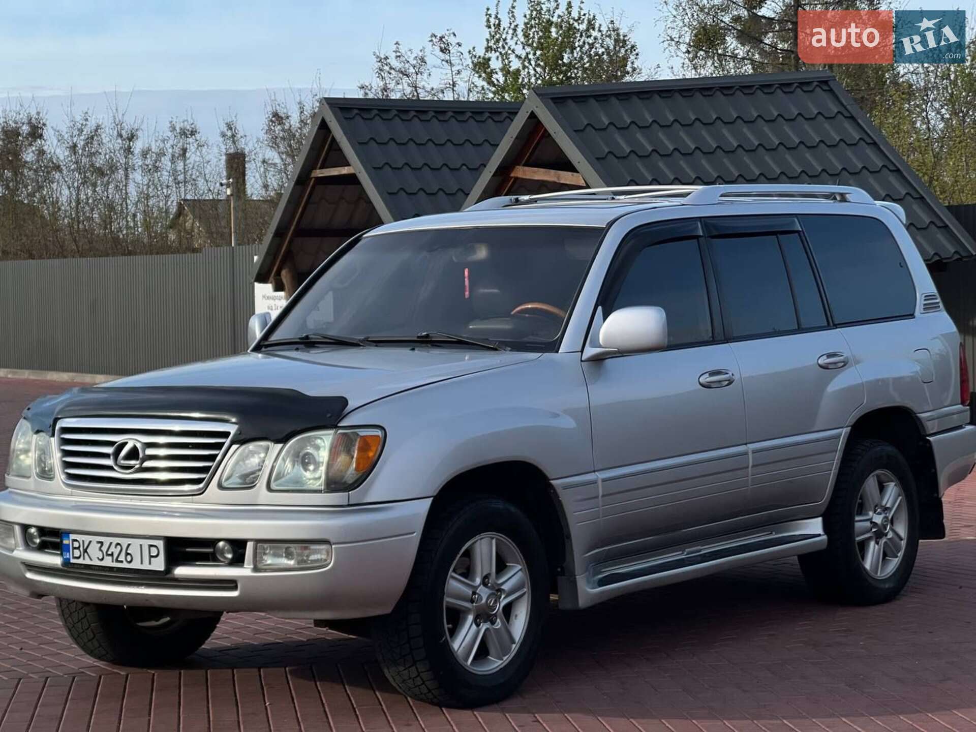 Lexus LX 2005