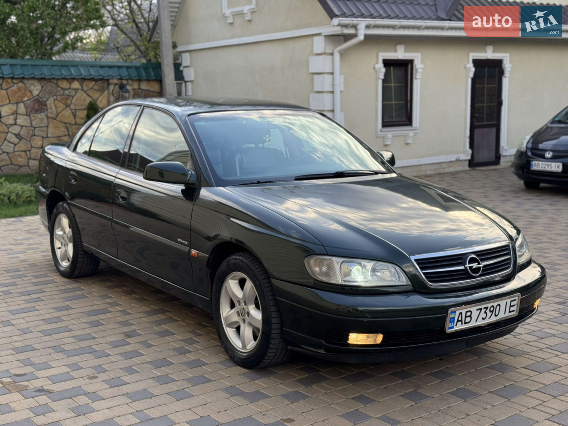 OPEL OMEGA 2000