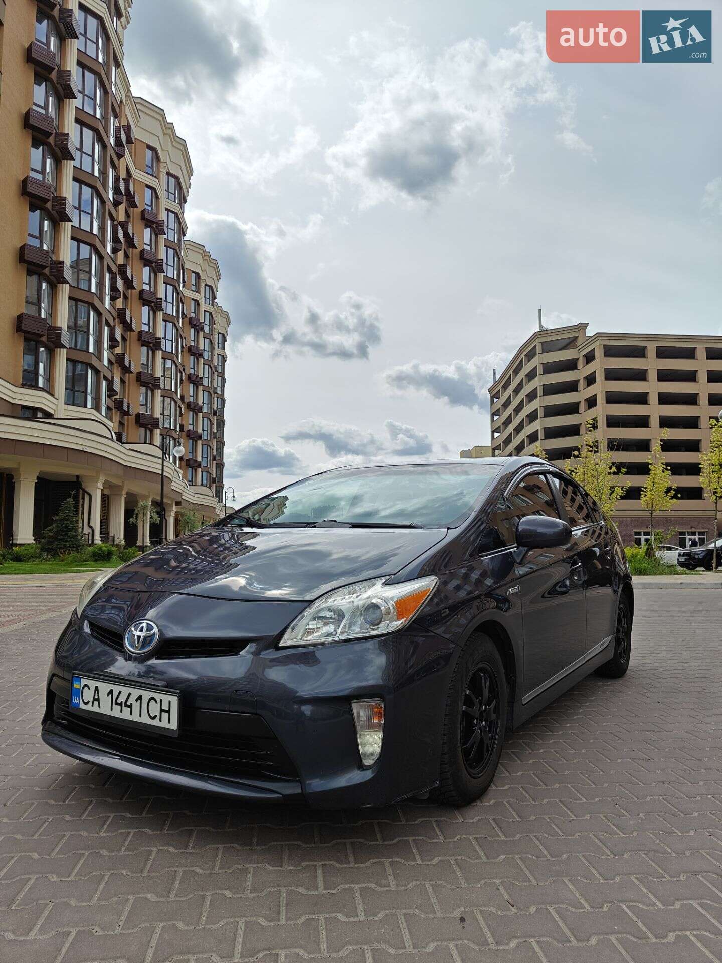 TOYOTA PRIUS 2014