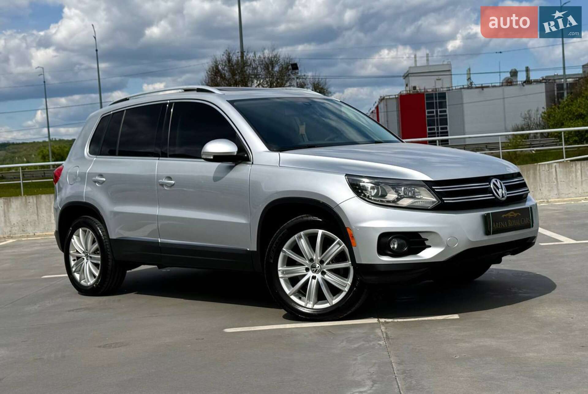 VOLKSWAGEN TIGUAN 2015