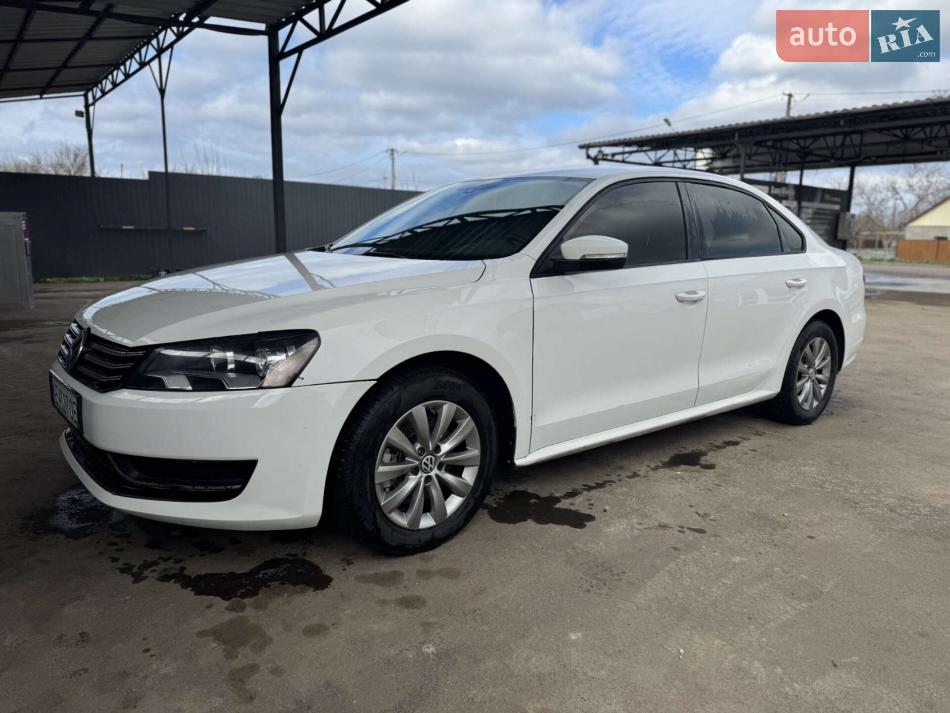 VOLKSWAGEN PASSAT 2013