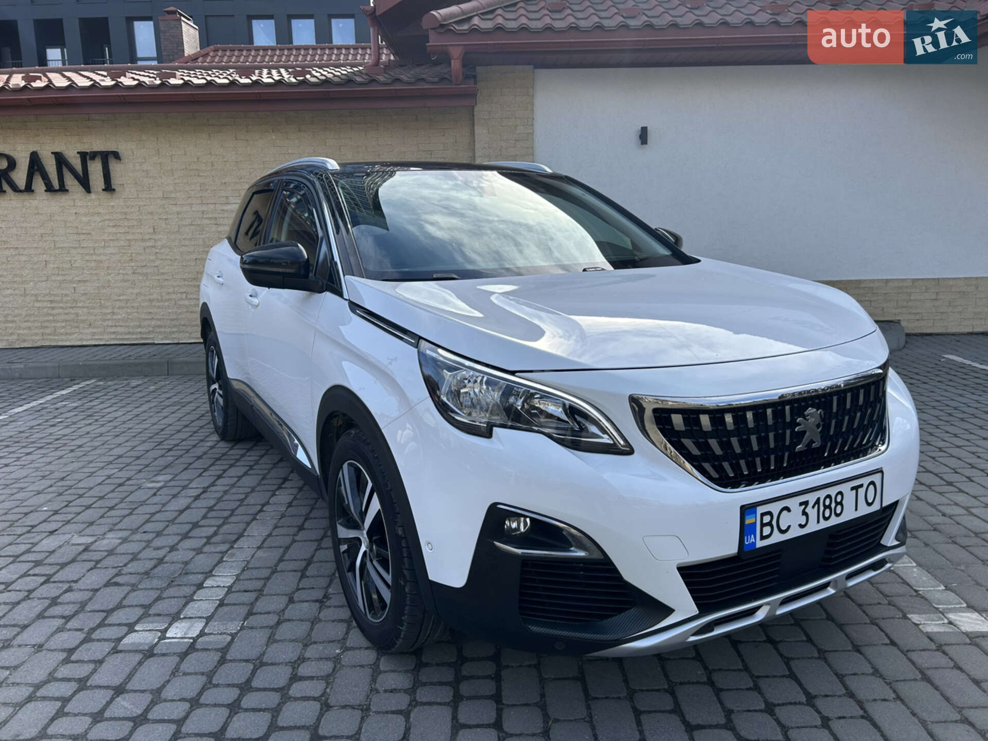 PEUGEOT 3008 2019