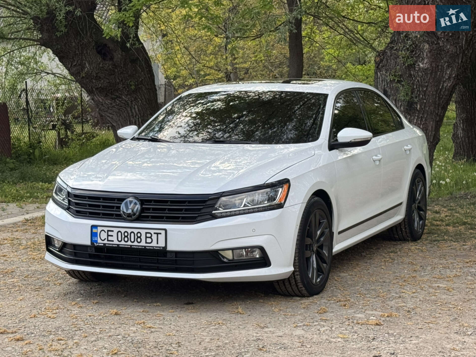 VOLKSWAGEN PASSAT 2016