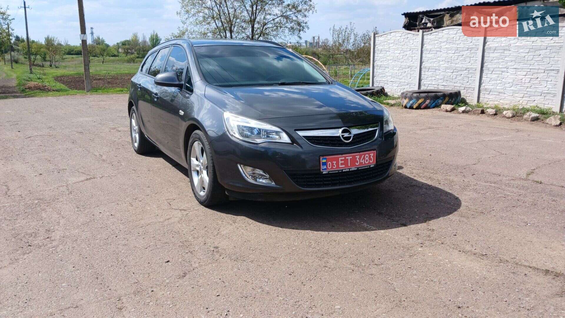 OPEL ASTRA 2011
