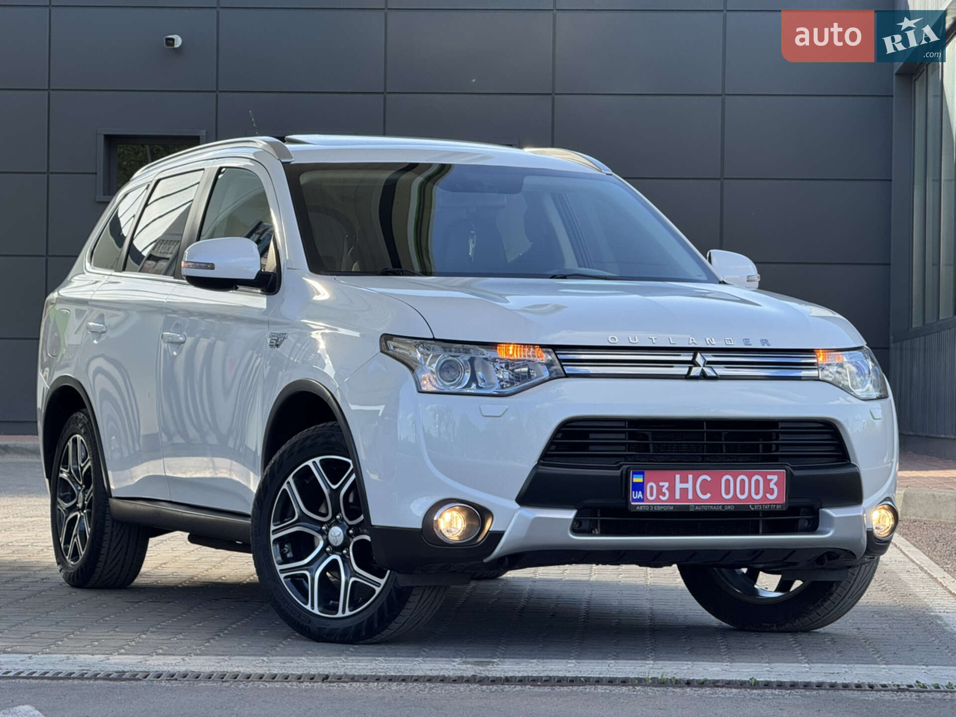 MITSUBISHI OUTLANDER 2015