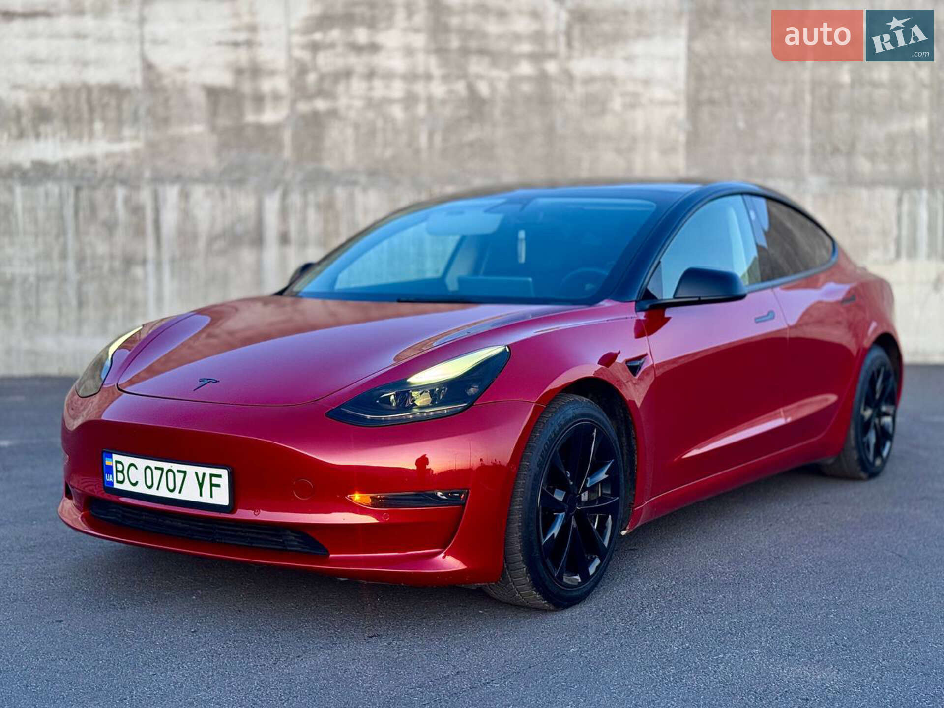 TESLA MODEL 3