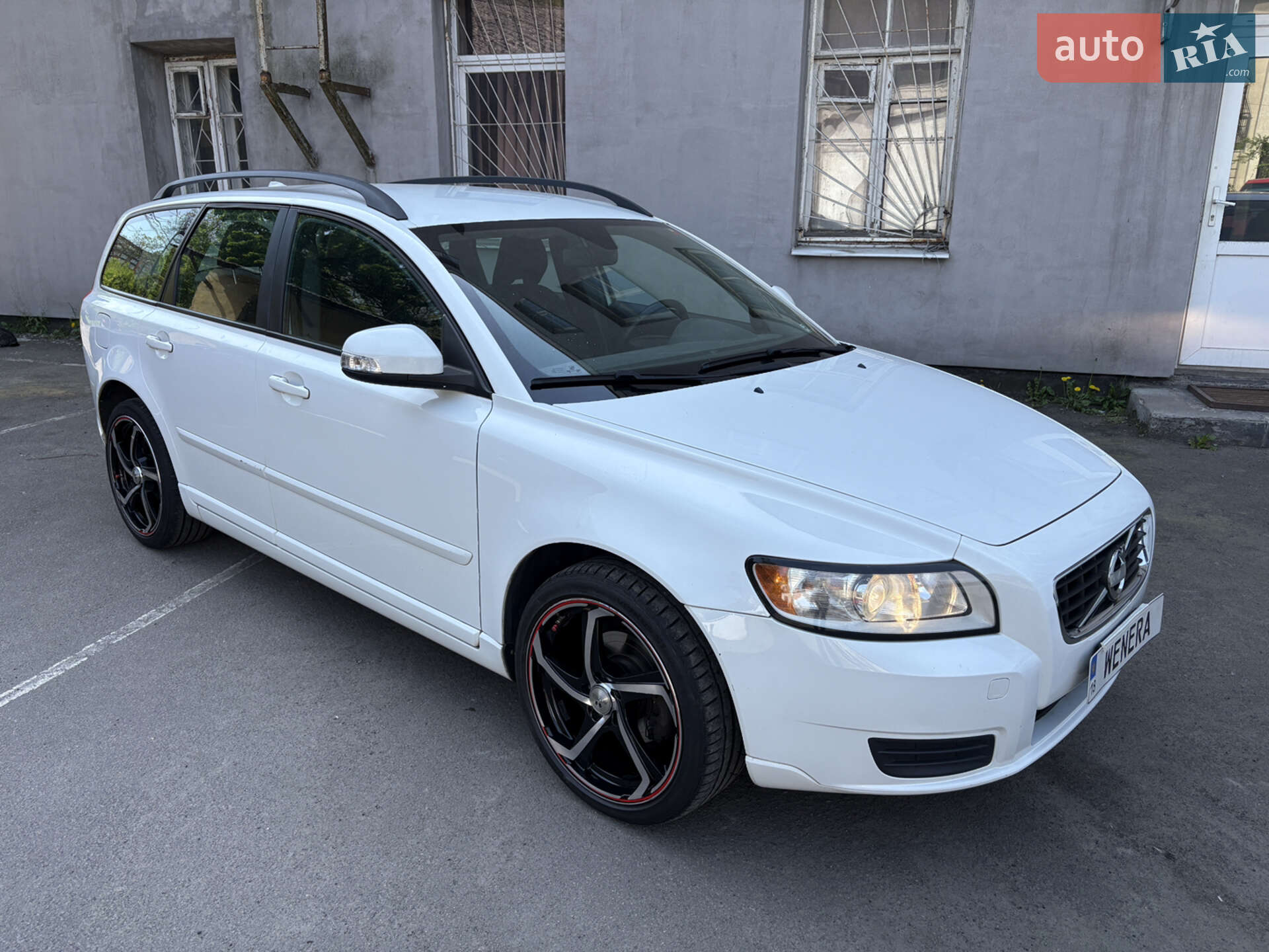 VOLVO V50 2010