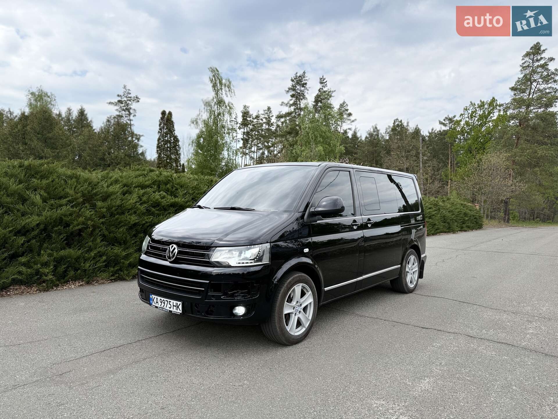 VOLKSWAGEN MULTIVAN 2011