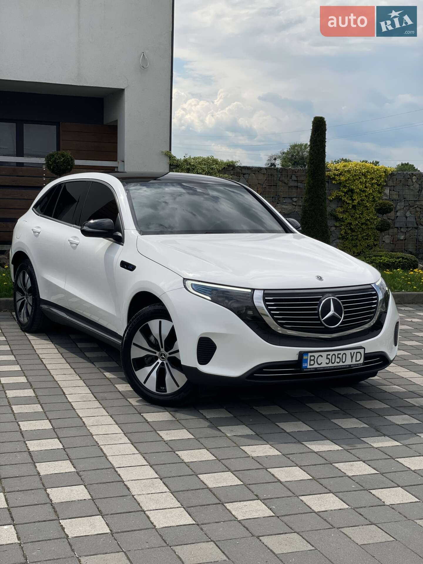 MERCEDES-BENZ EQC 400 2022