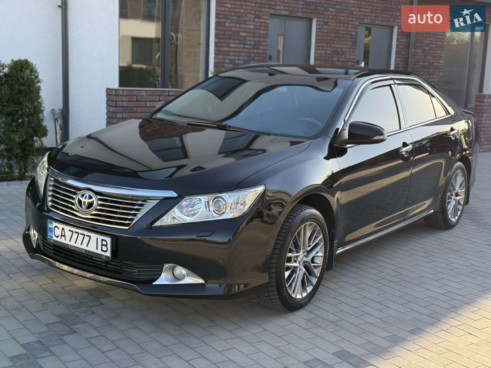 TOYOTA CAMRY