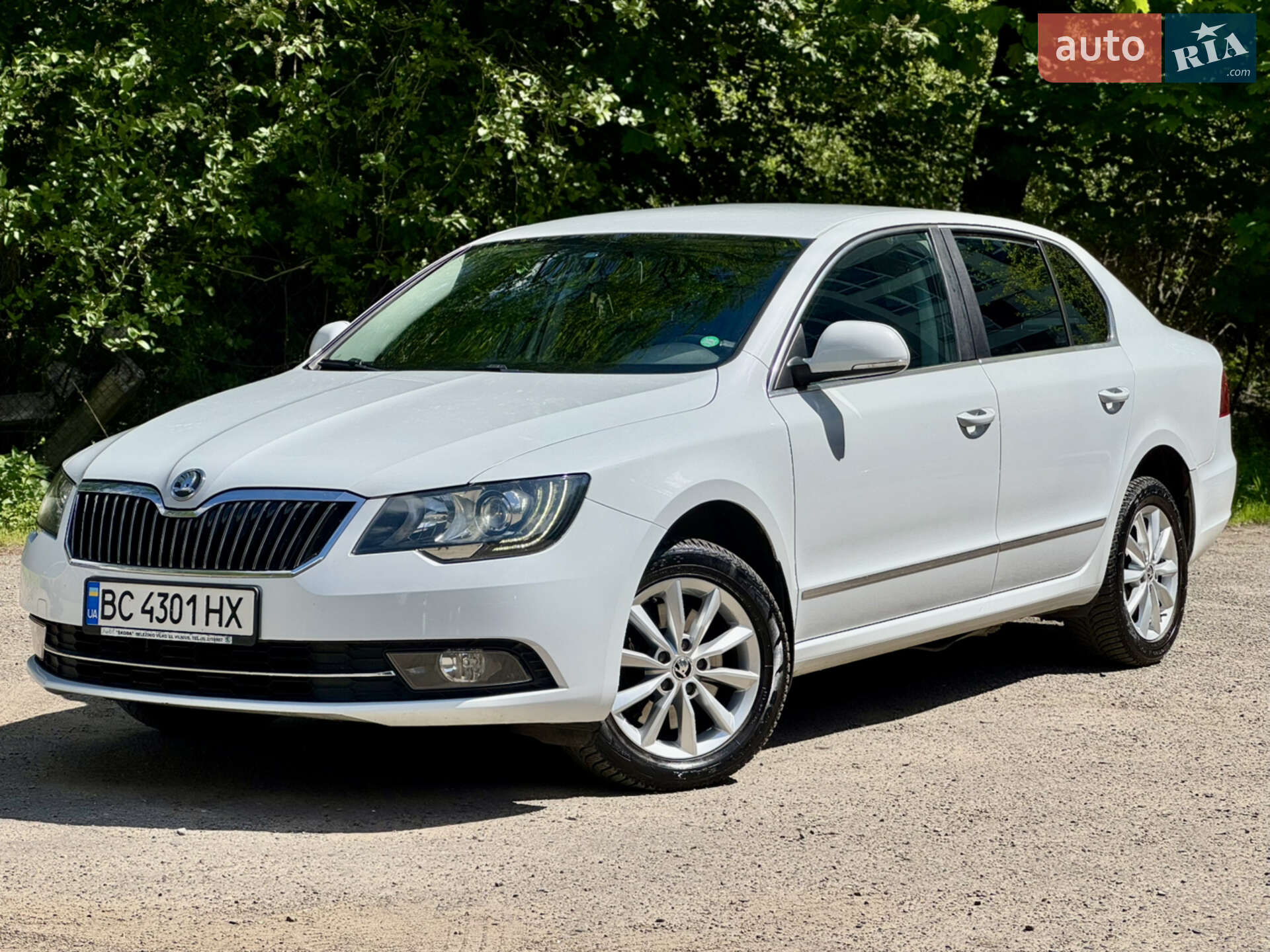 SKODA SUPERB 2013