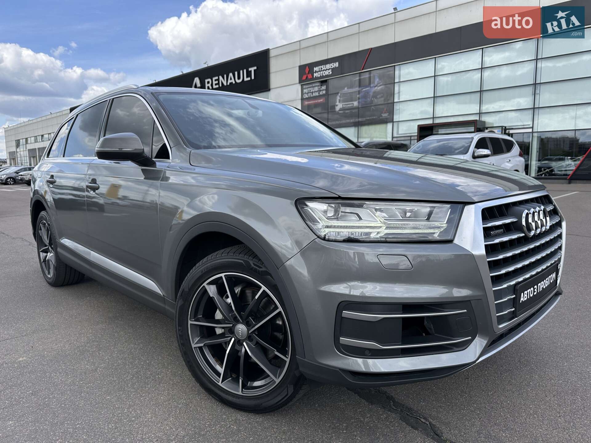 Головне фото звіту автомобіля AUDI Q7 2016