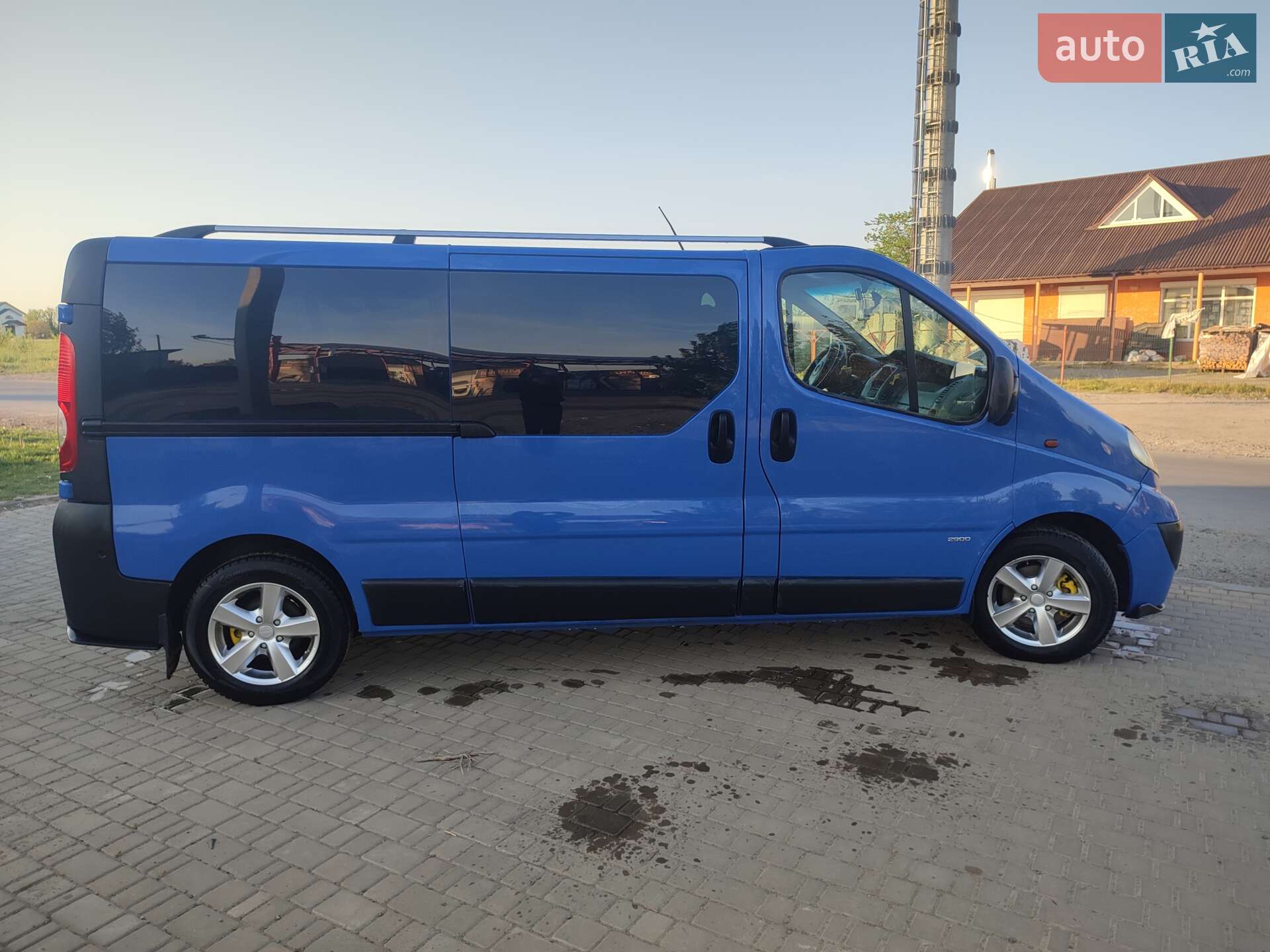 OPEL VIVARO 2011
