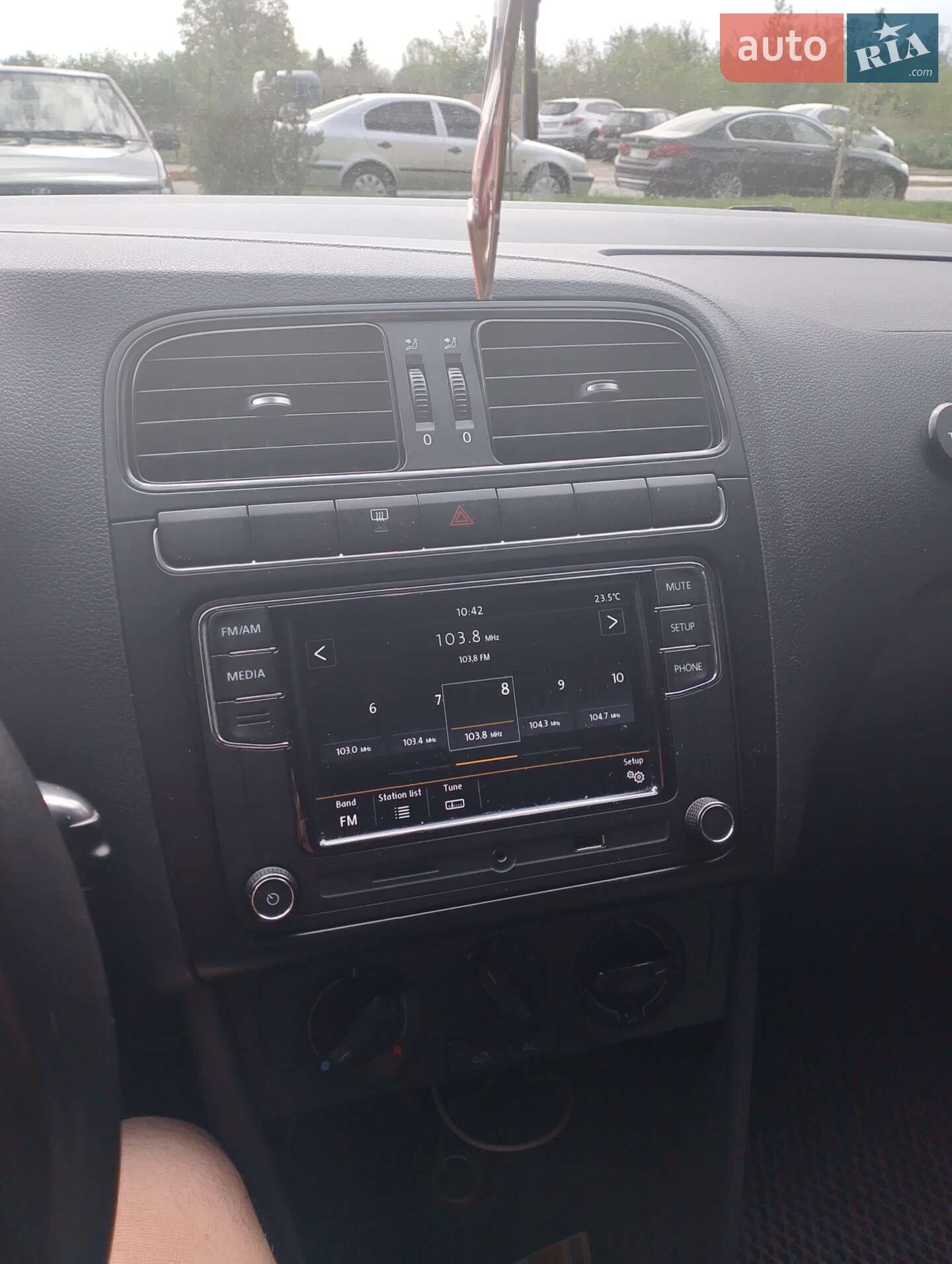 VOLKSWAGEN POLO 2011