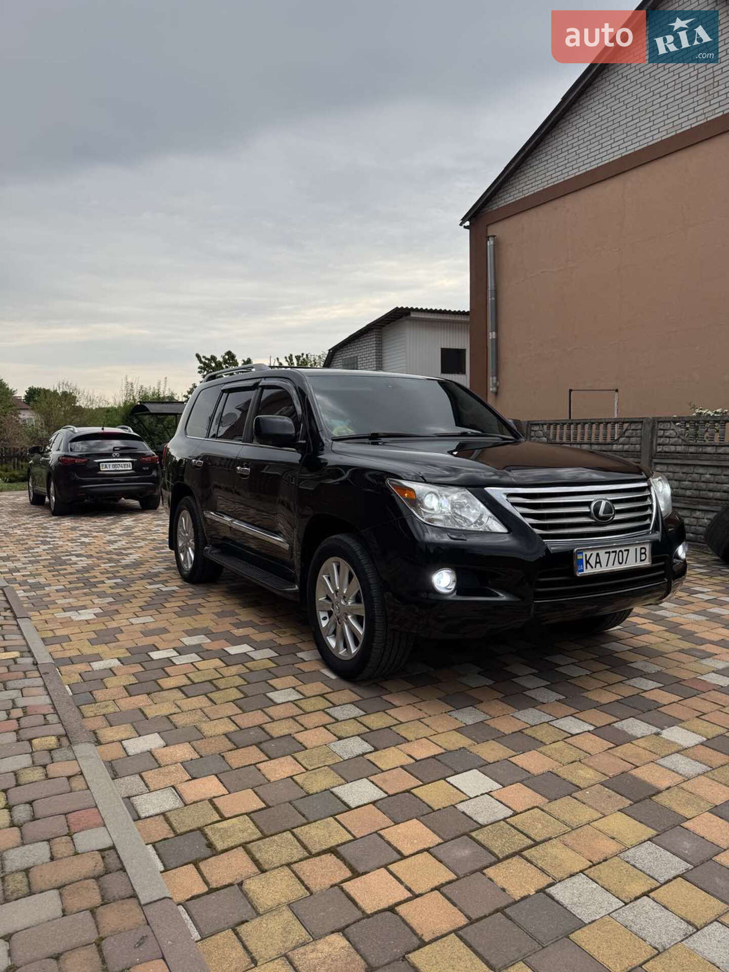 LEXUS LX 570