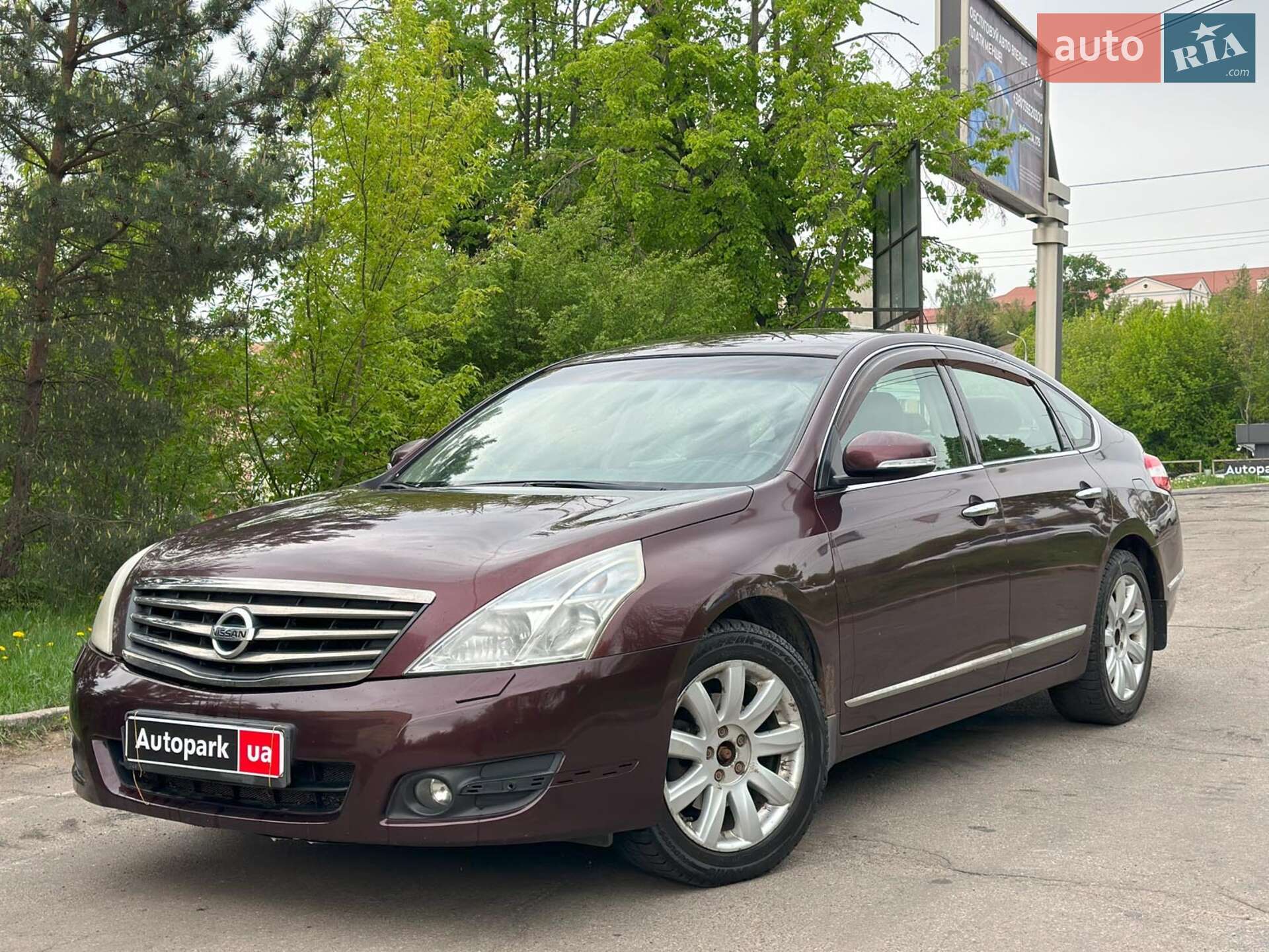 NISSAN TEANA 2010