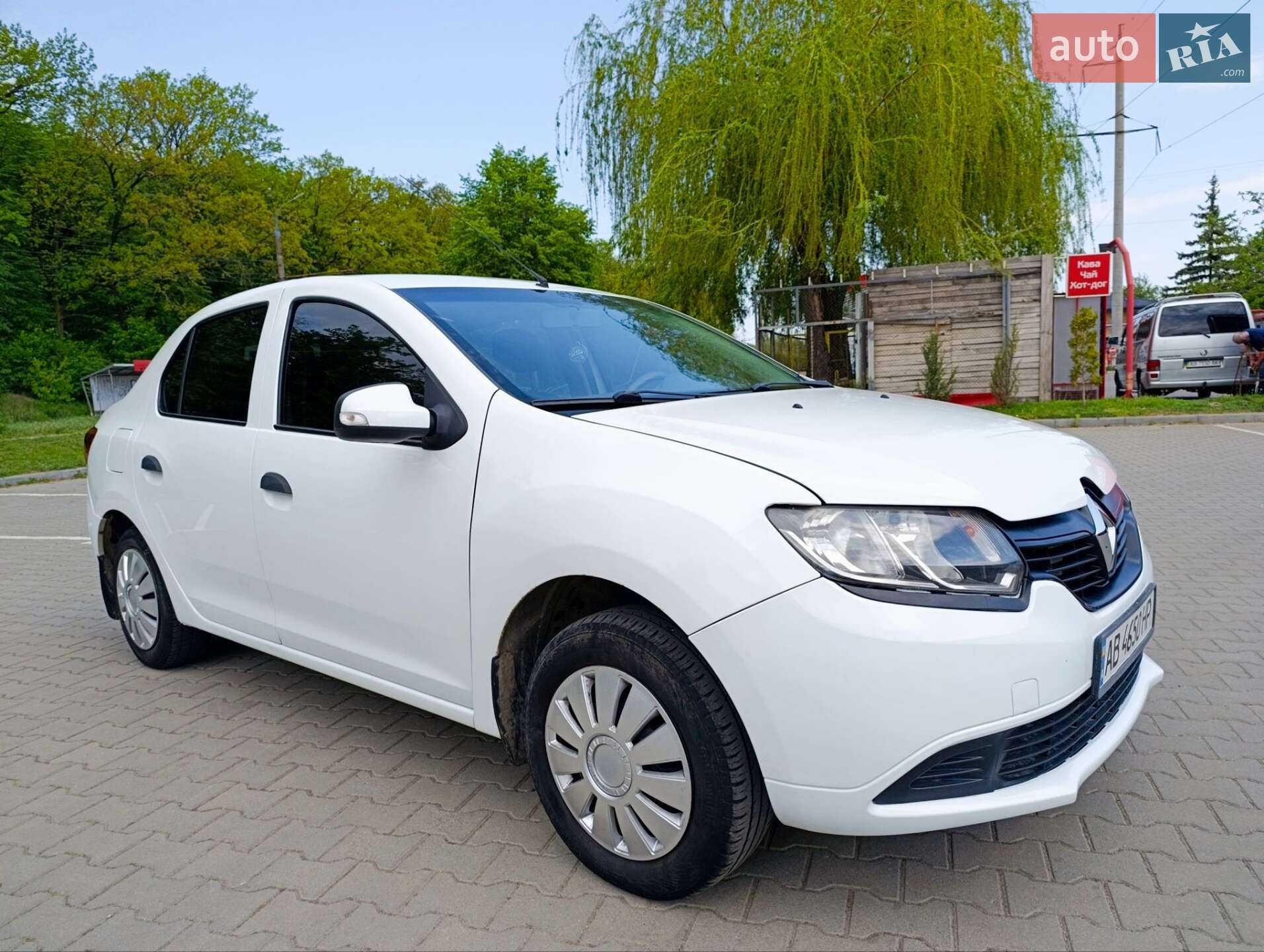 Головне фото звіту автомобіля RENAULT LOGAN 2013
