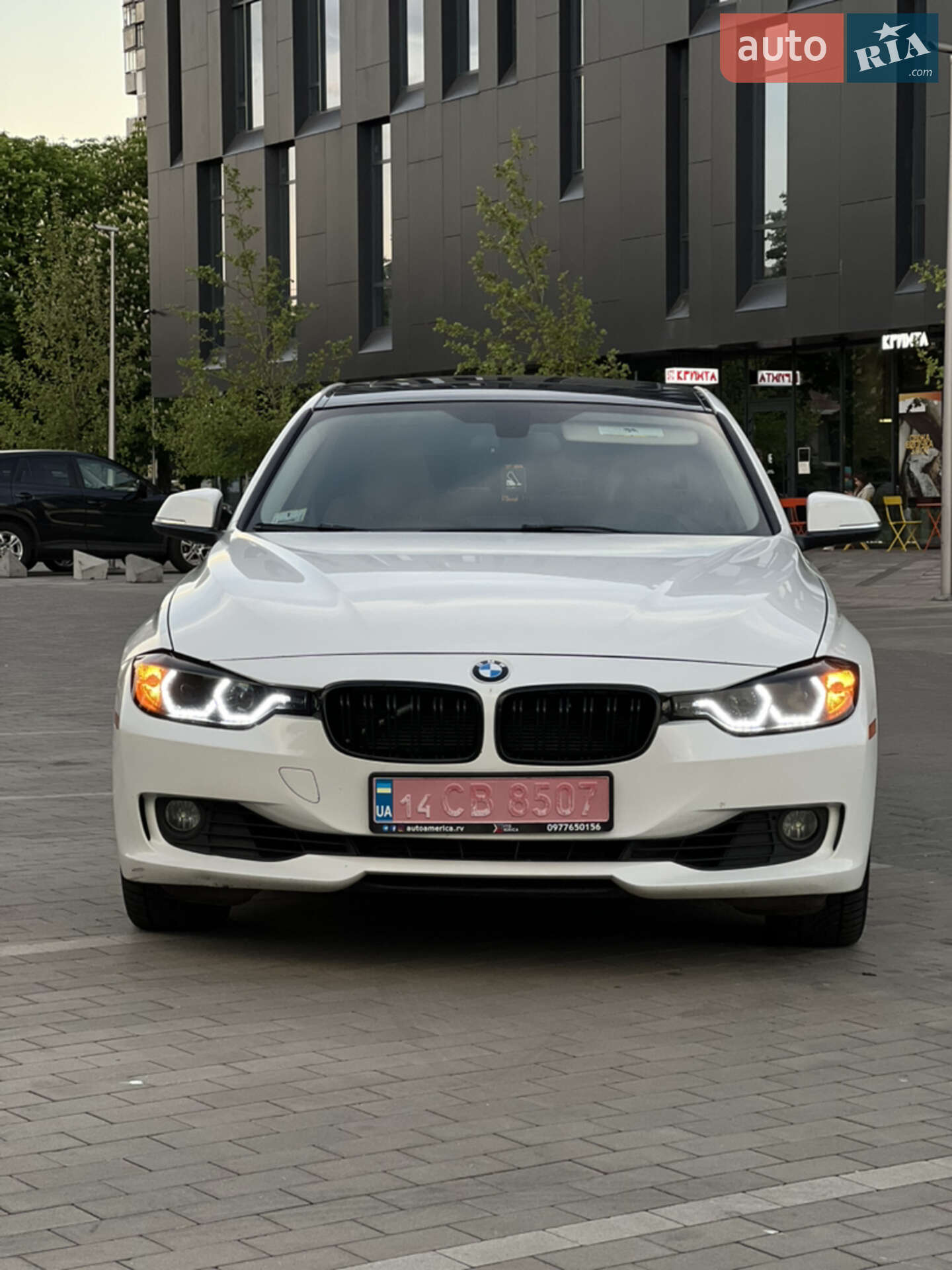 Головне фото звіту автомобіля BMW 328I 2013