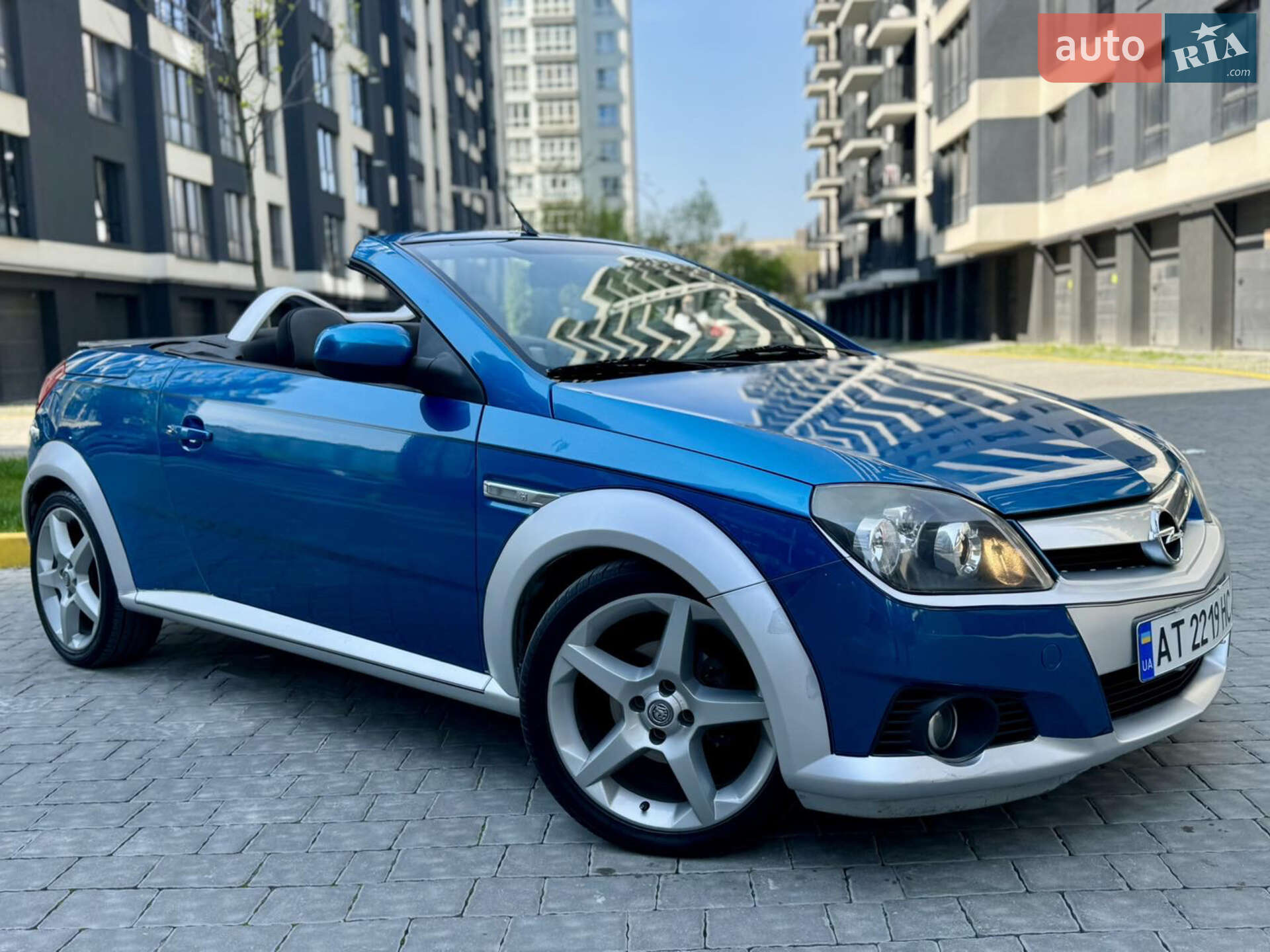 OPEL TIGRA 2004