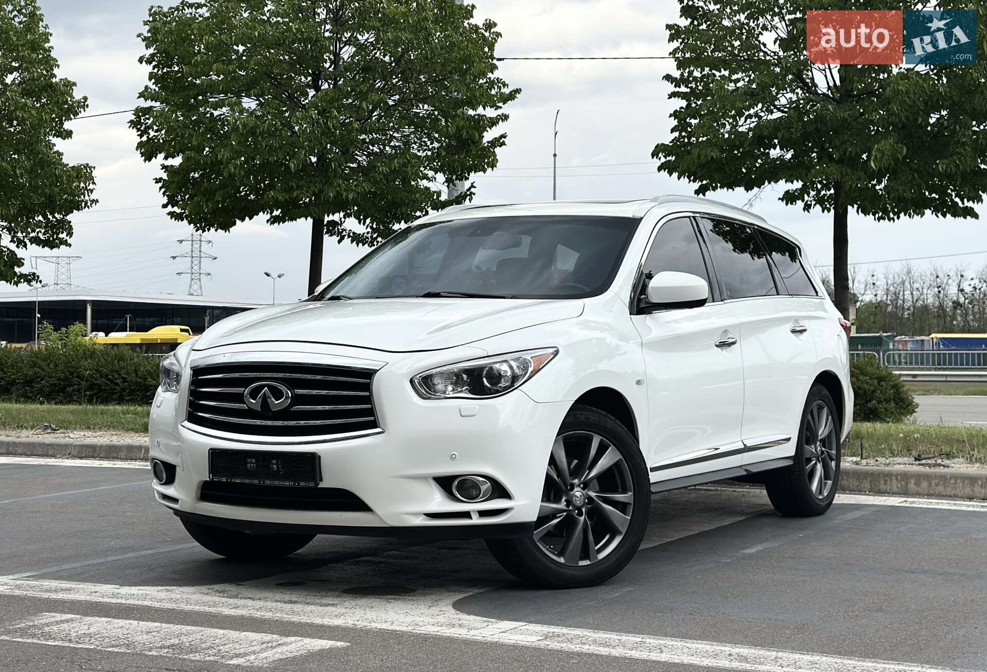 INFINITI JX35 2013