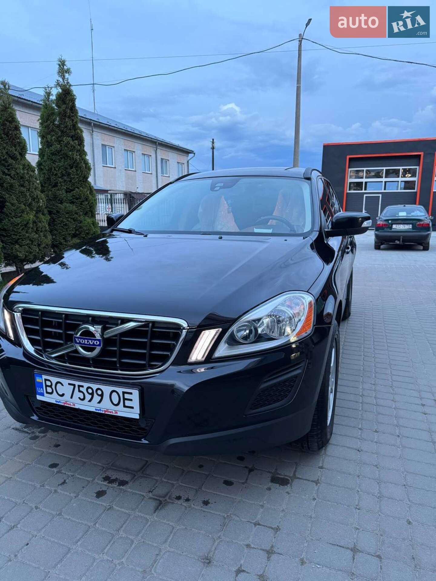 VOLVO XC60 2010