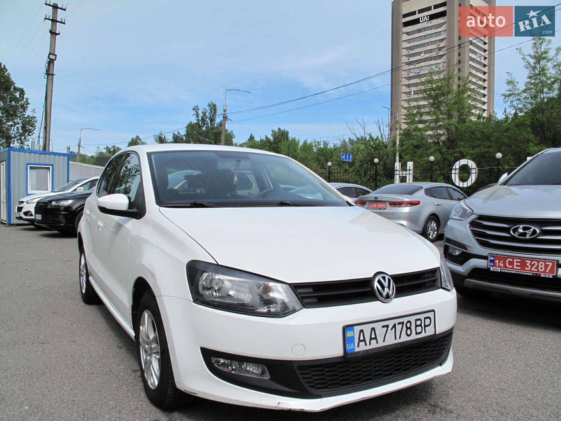 VOLKSWAGEN POLO 2011