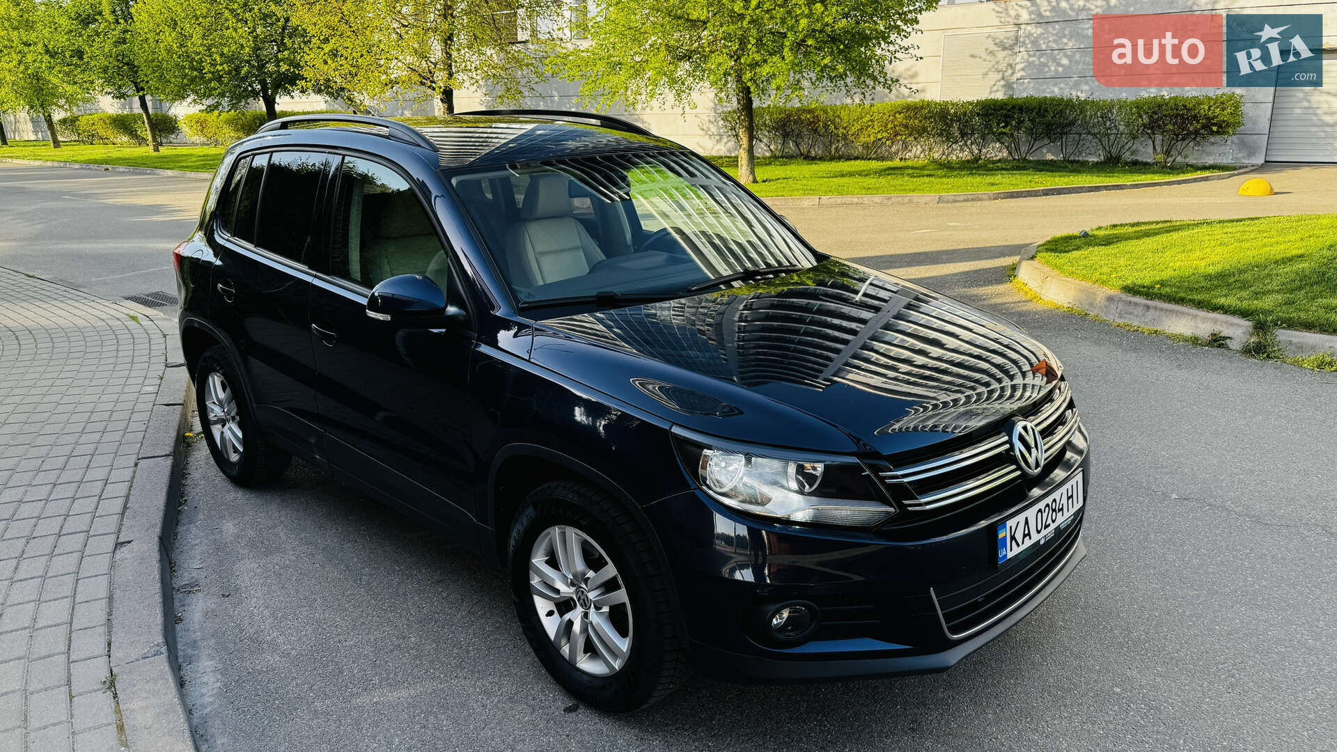VOLKSWAGEN TIGUAN 2016