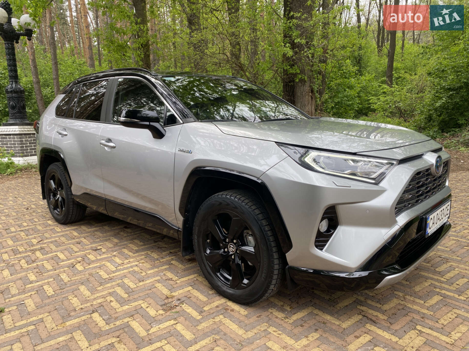 TOYOTA RAV-4 HYBRID 2019