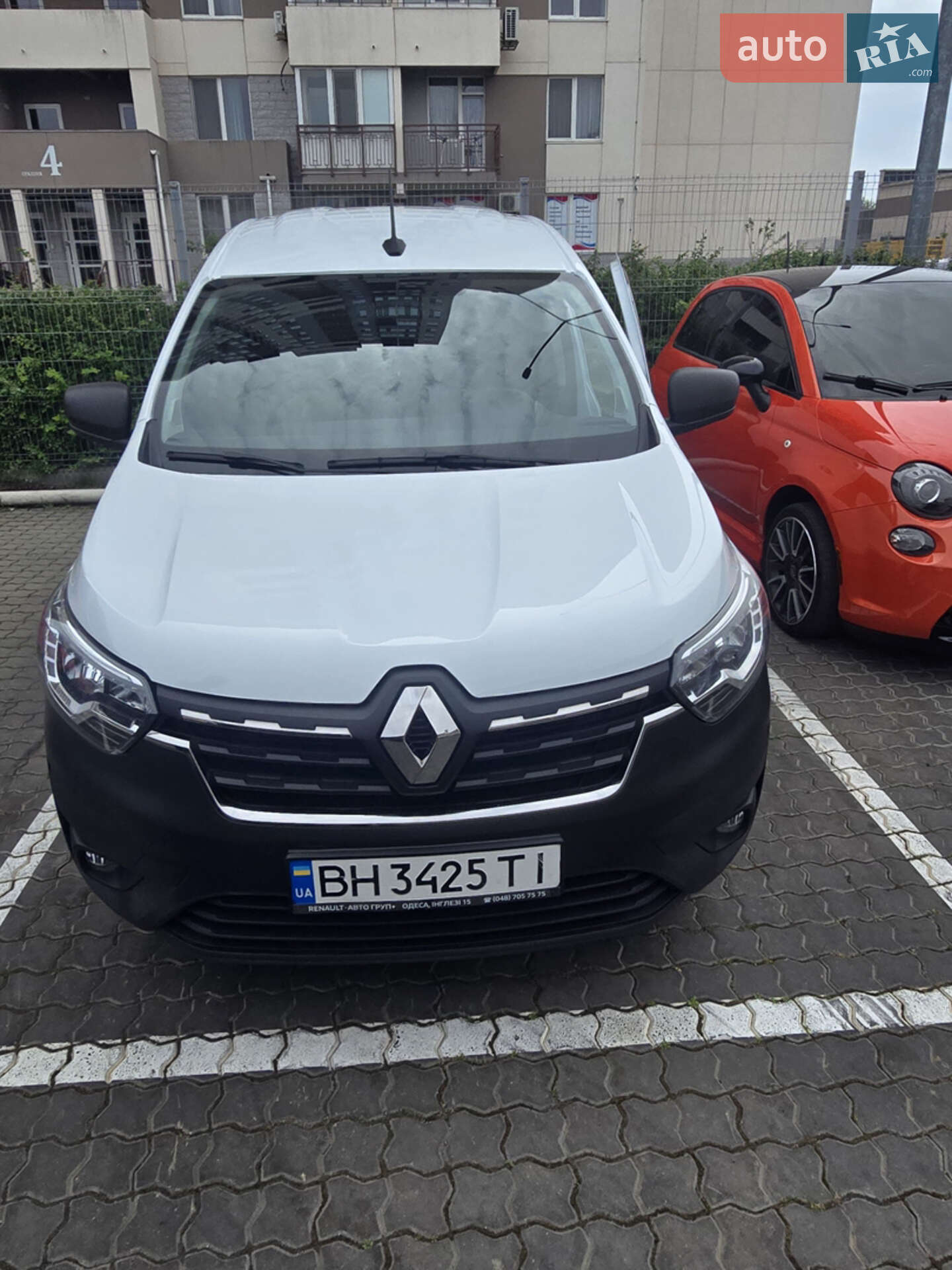 RENAULT EXPRESS 2022