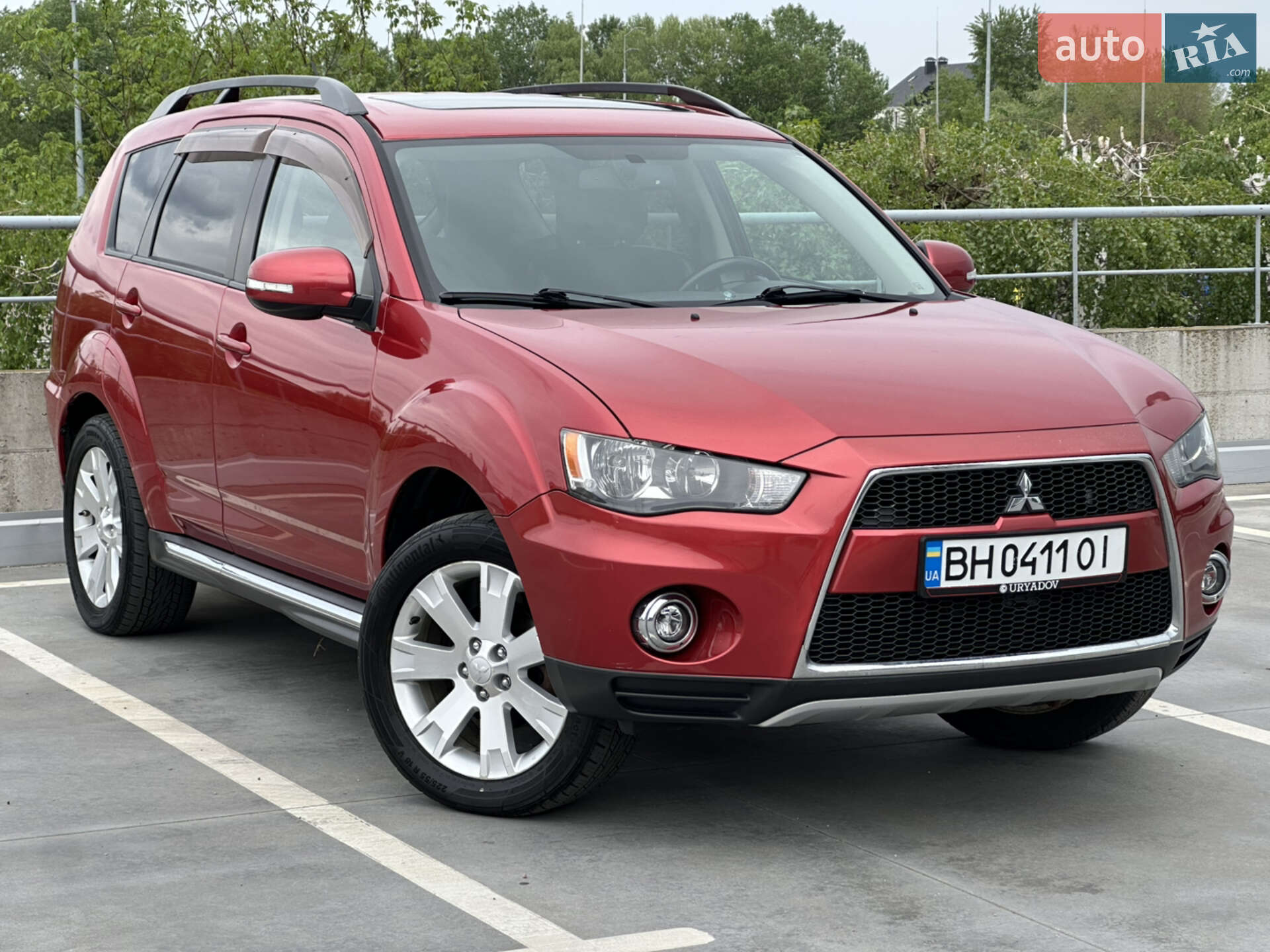 MITSUBISHI OUTLANDER 2012